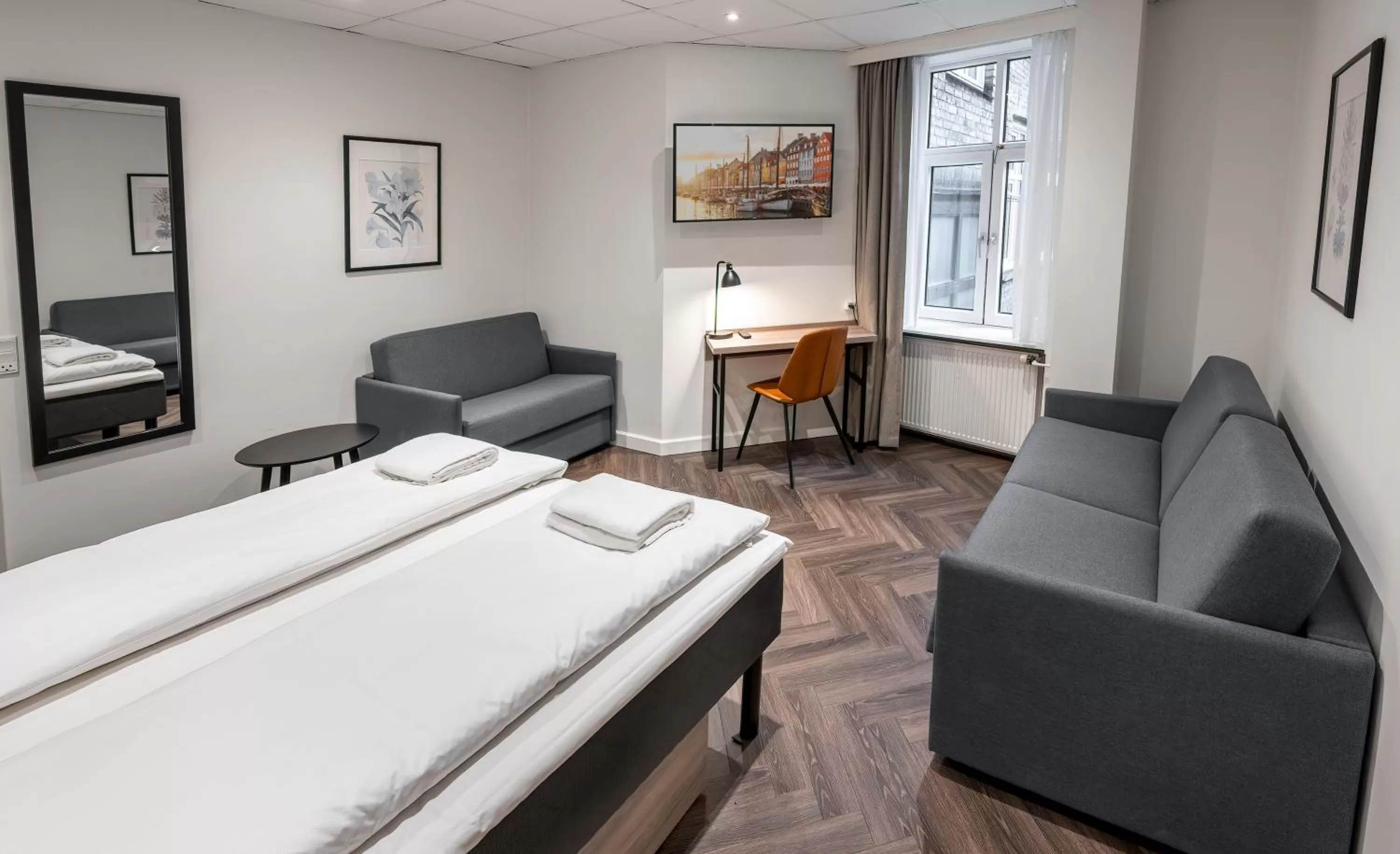 Photo of the whole room, Bed in Go Hotel Saga