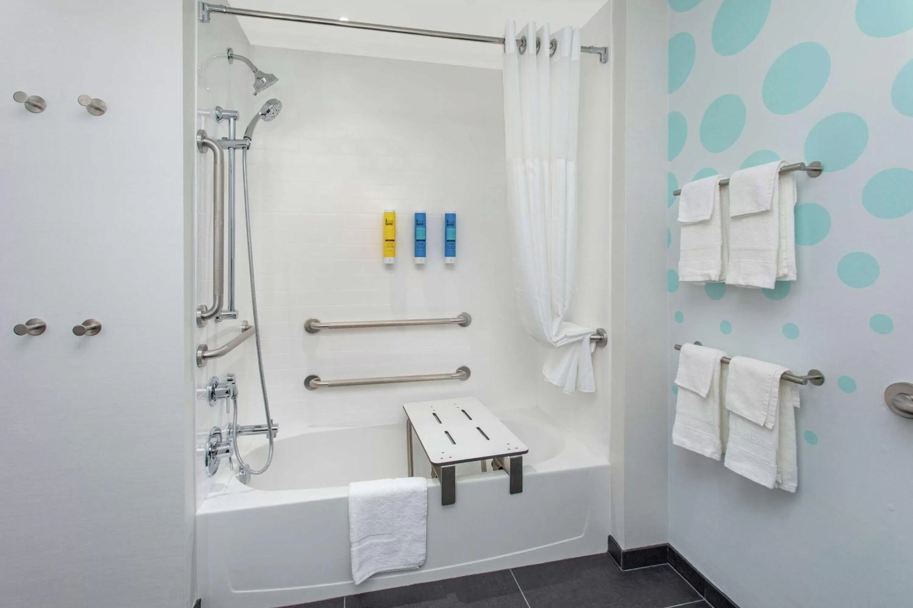 Bathroom in Tru By Hilton Salt Lake City Midvale