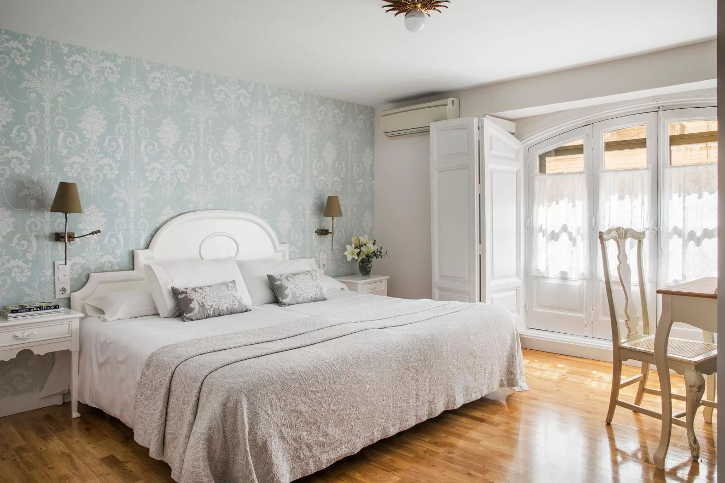 Photo of the whole room, Bed in Hotel Infanta Isabel by Recordis Hotels