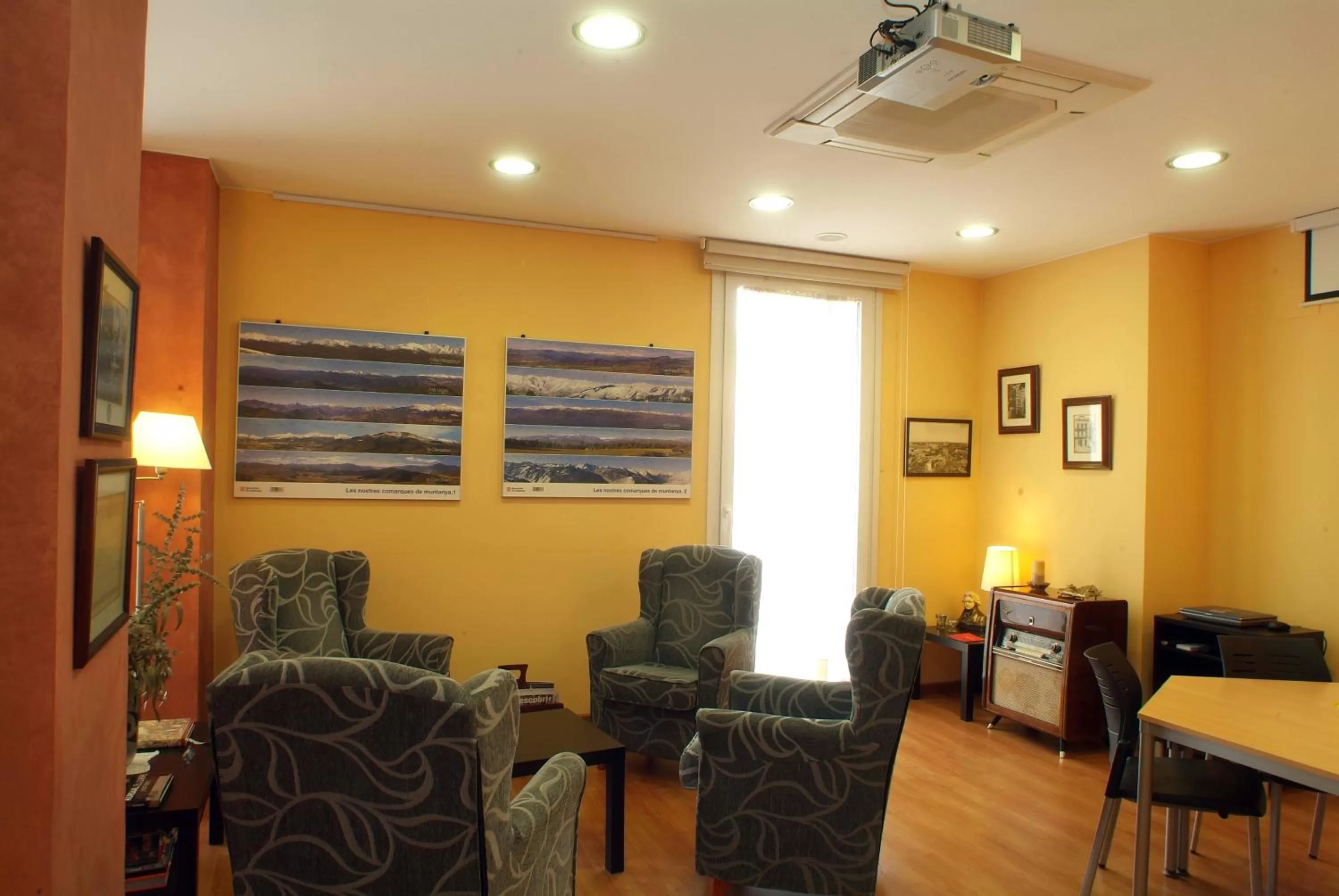 Lounge or bar in Hotel 1948 Manresa