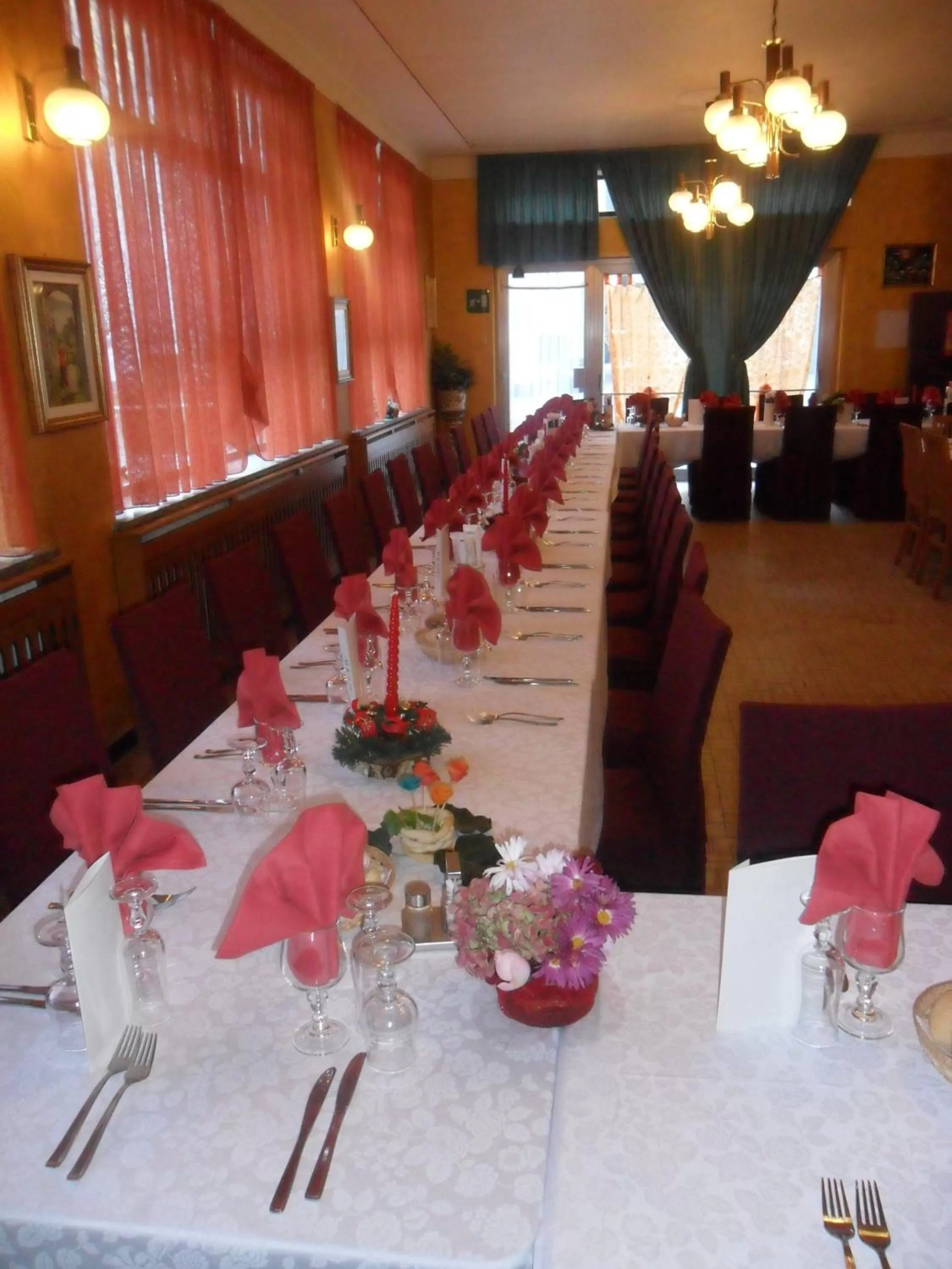 Restaurant/places to eat in Albergo Motel Dosdè B&B