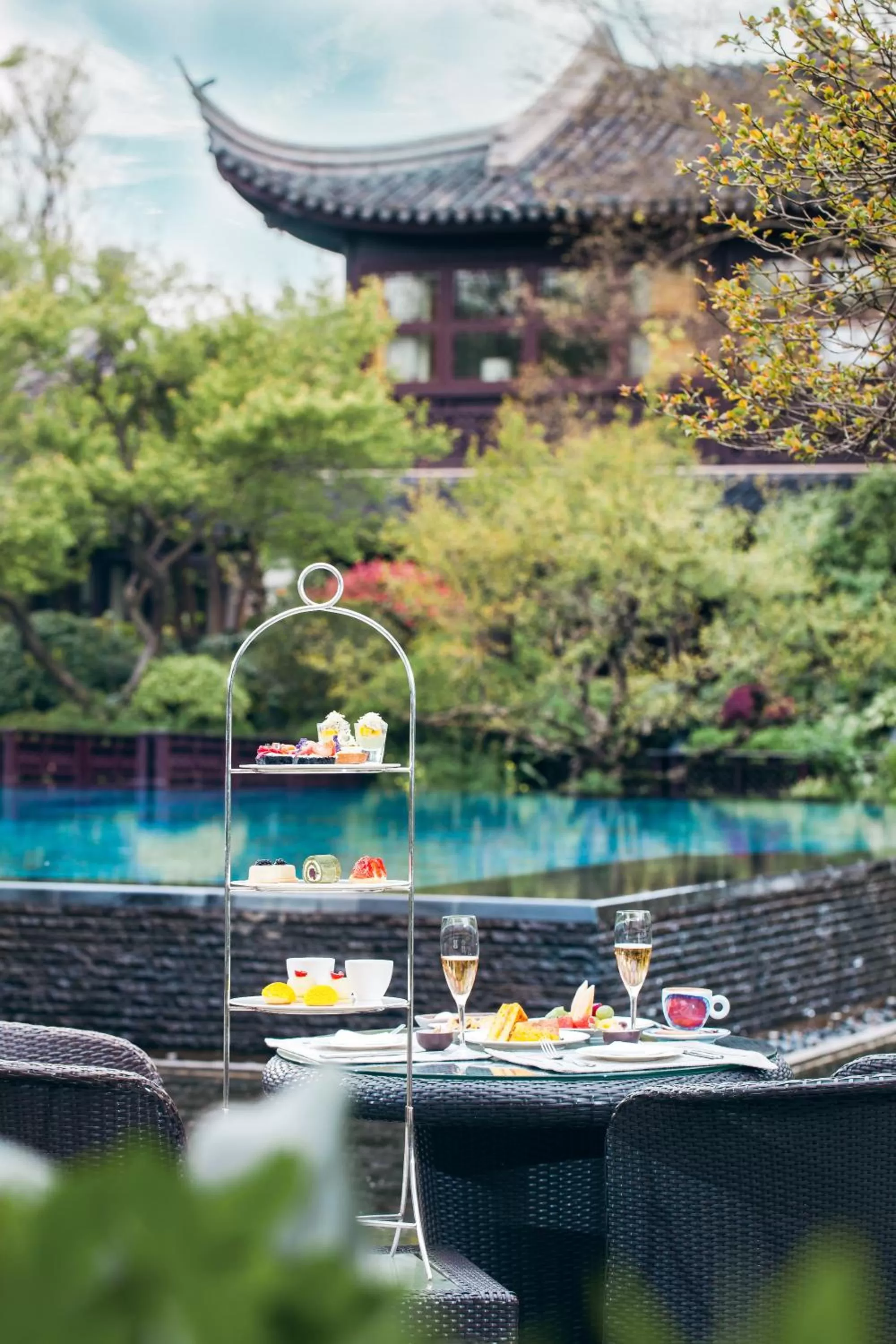 Spring in Four Seasons Hotel Hangzhou at West Lake