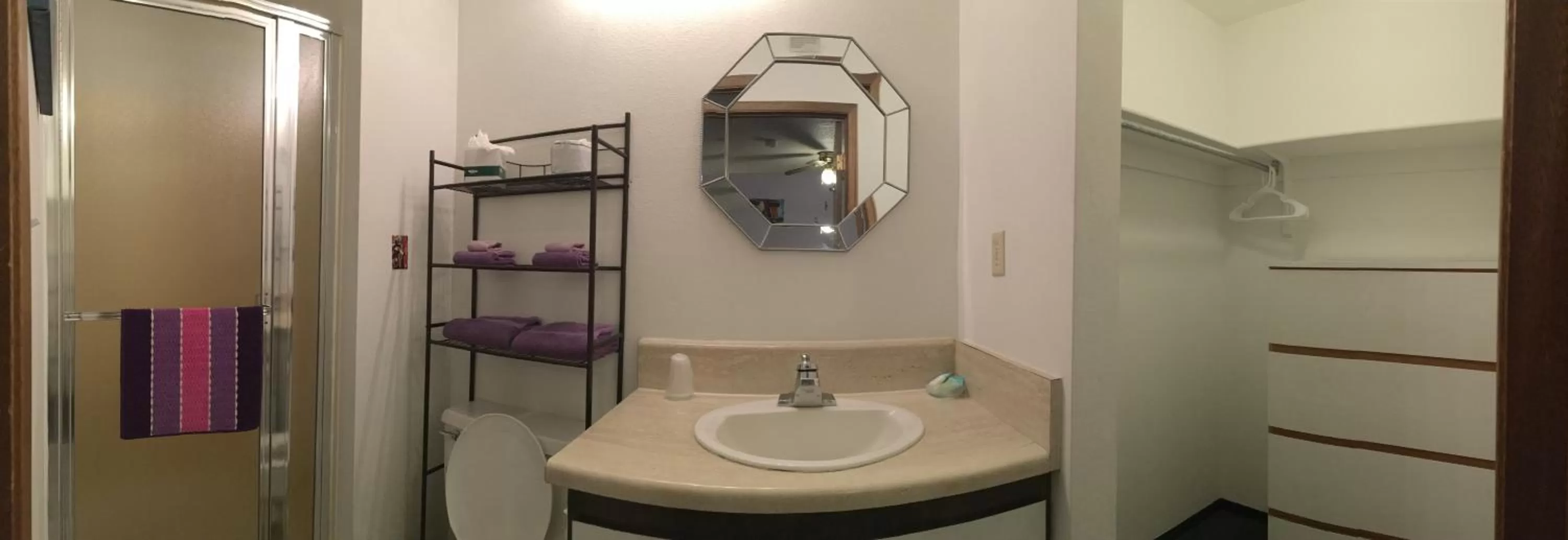 Shower in Sunset View Inn L.L.C