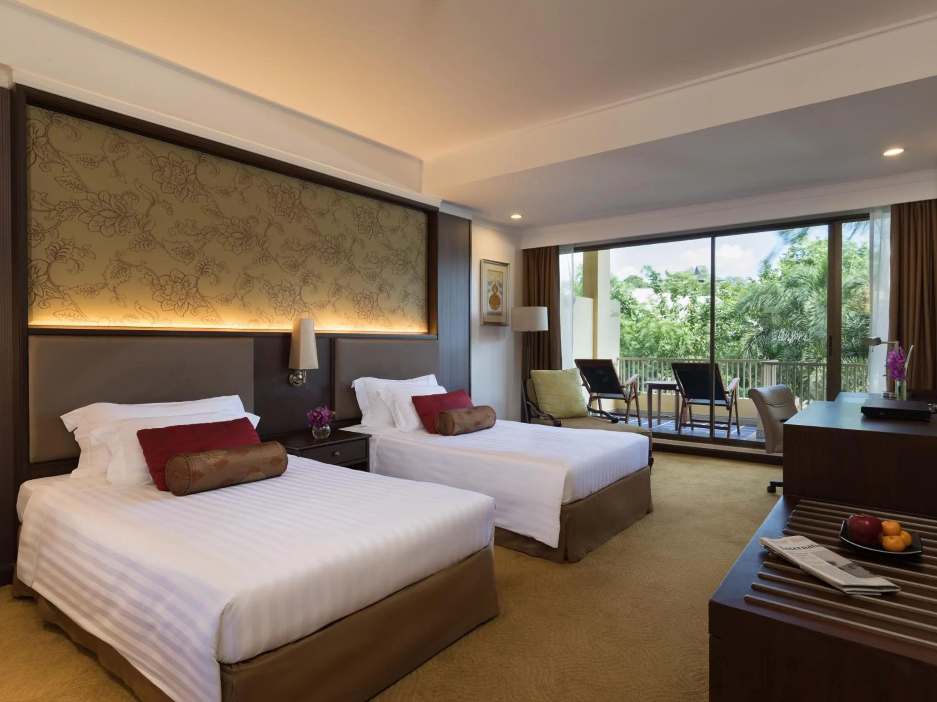 Bedroom, Bed in Dusit Thani Pattaya
