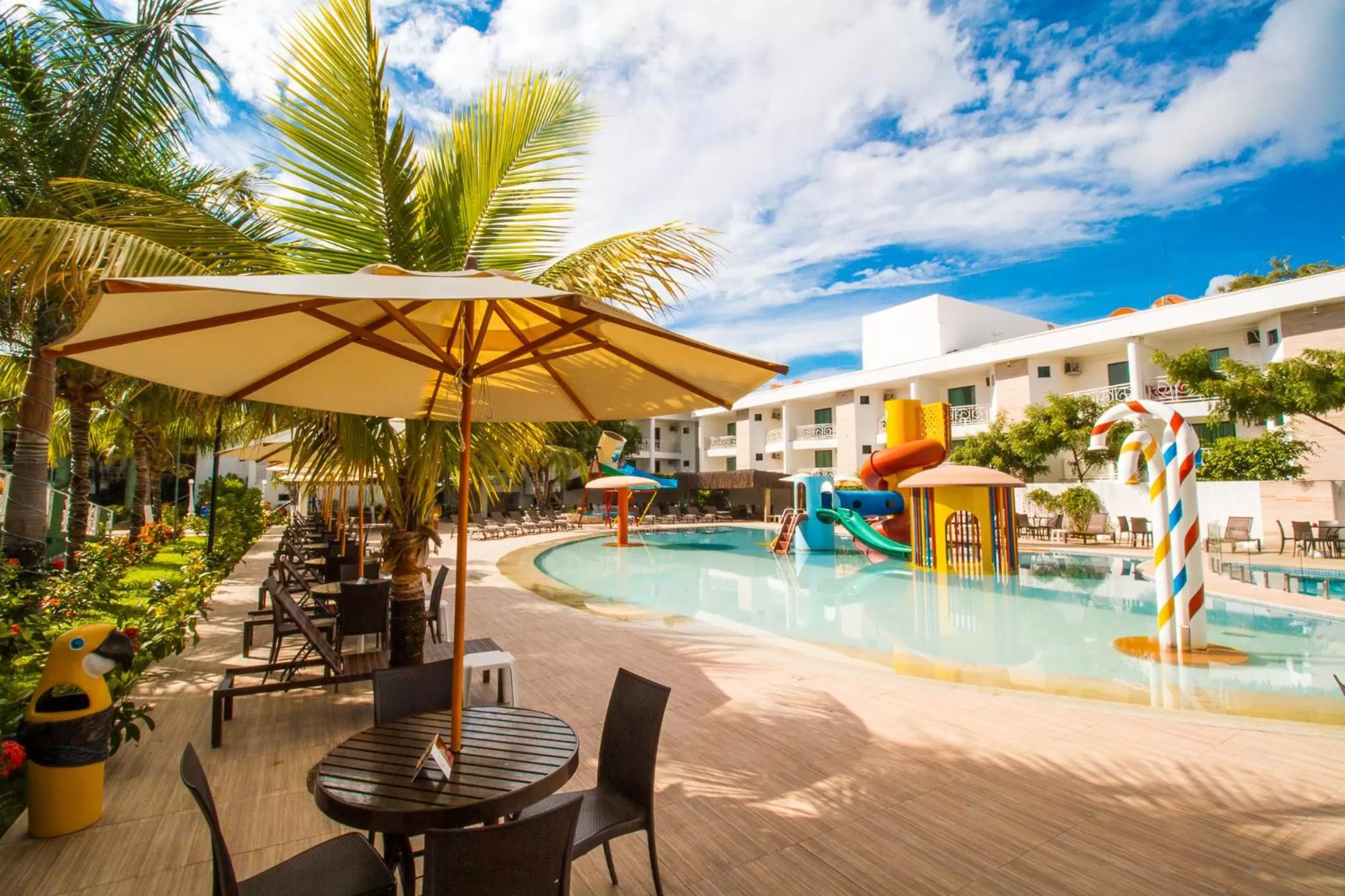 Swimming pool in Portal Beach - Rede Soberano