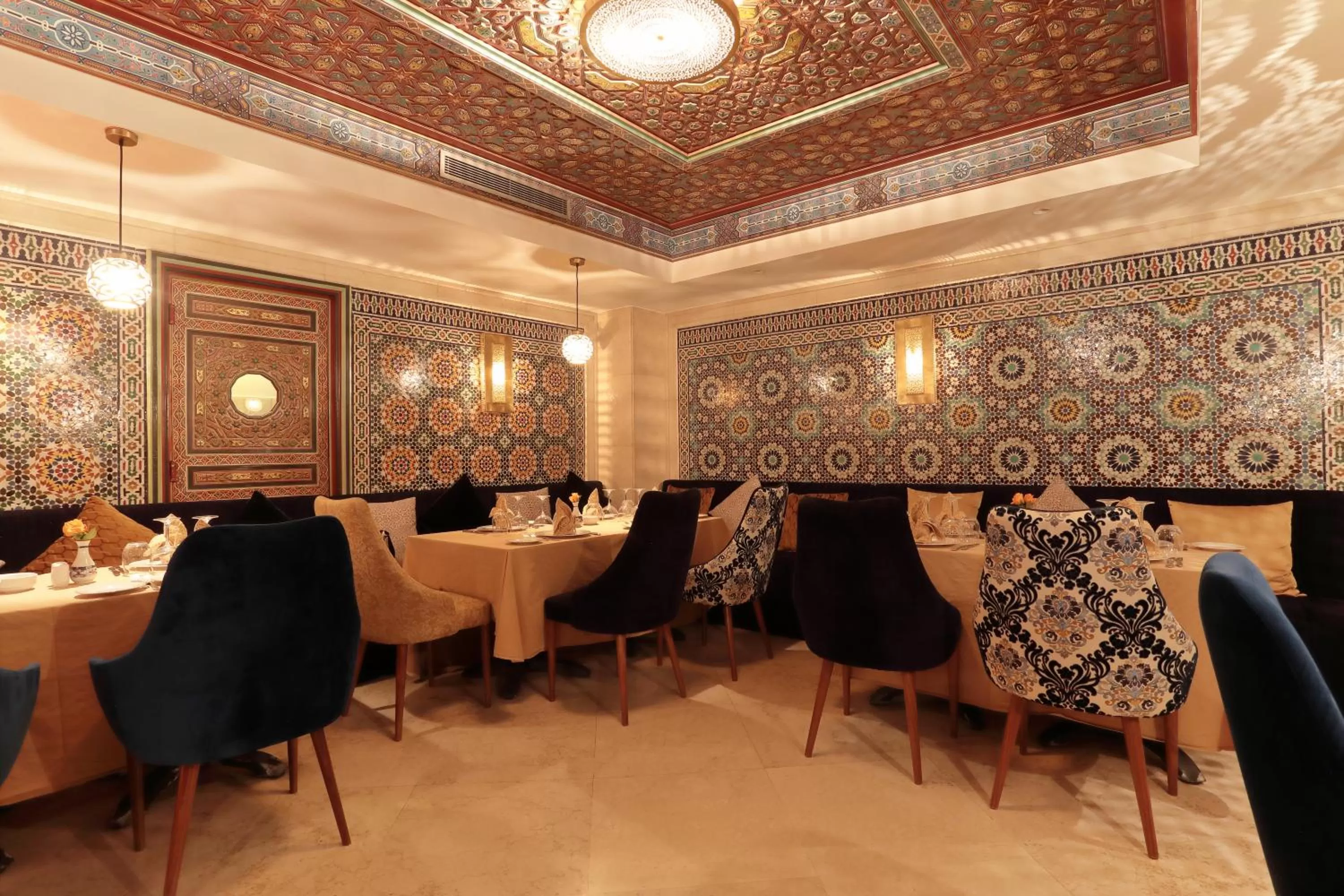 Restaurant/places to eat in Le Palace d'Anfa