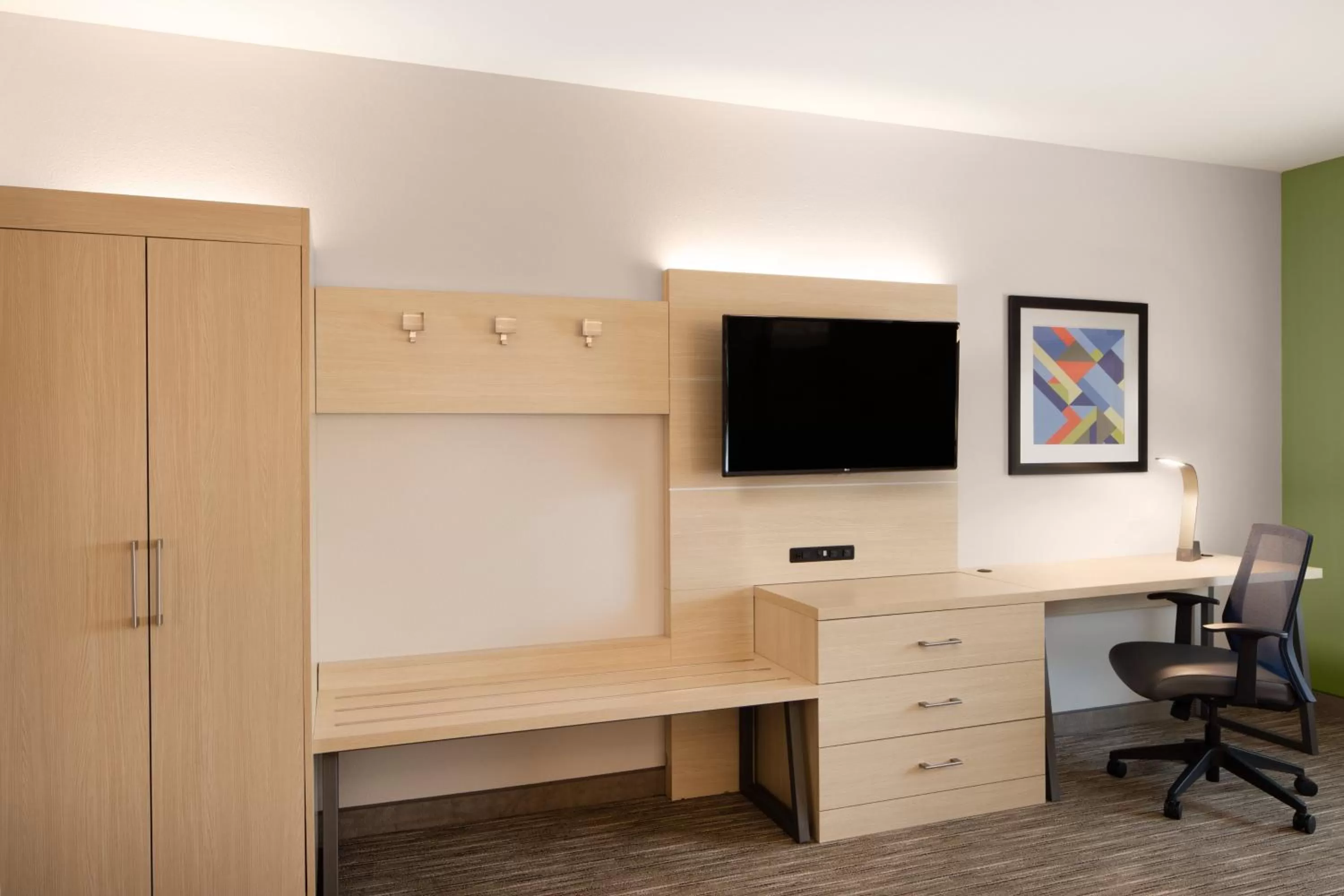 Photo of the whole room in Holiday Inn Express & Suites Ft Myers Beach-Sanibel Gateway by IHG