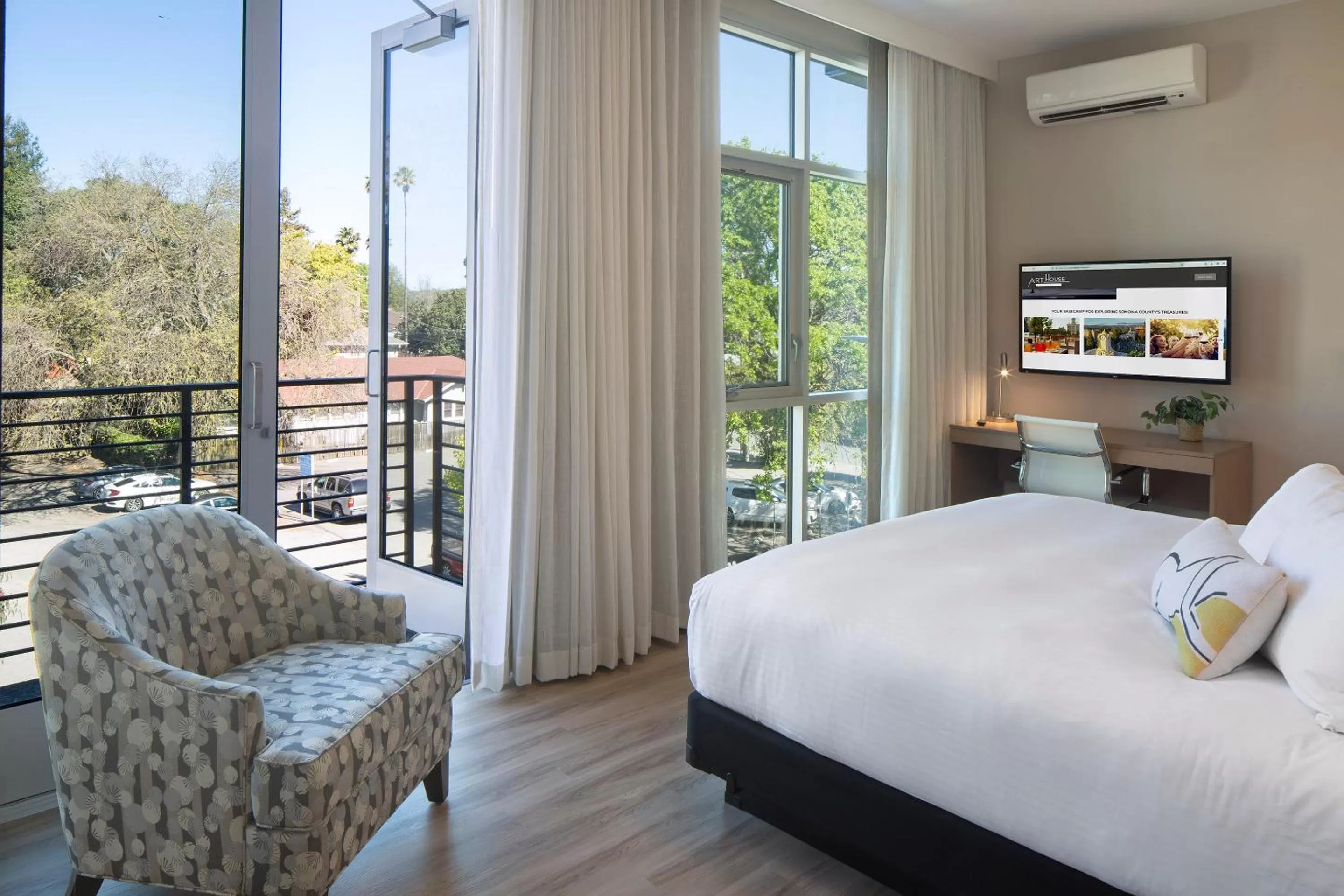 Bed in Art House Hotel