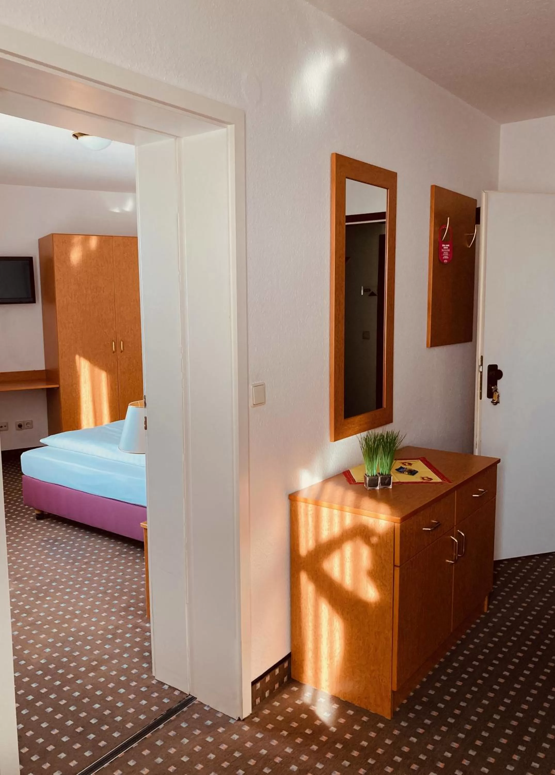 Photo of the whole room, Bed in Akzent Congresshotel Hoyerswerda