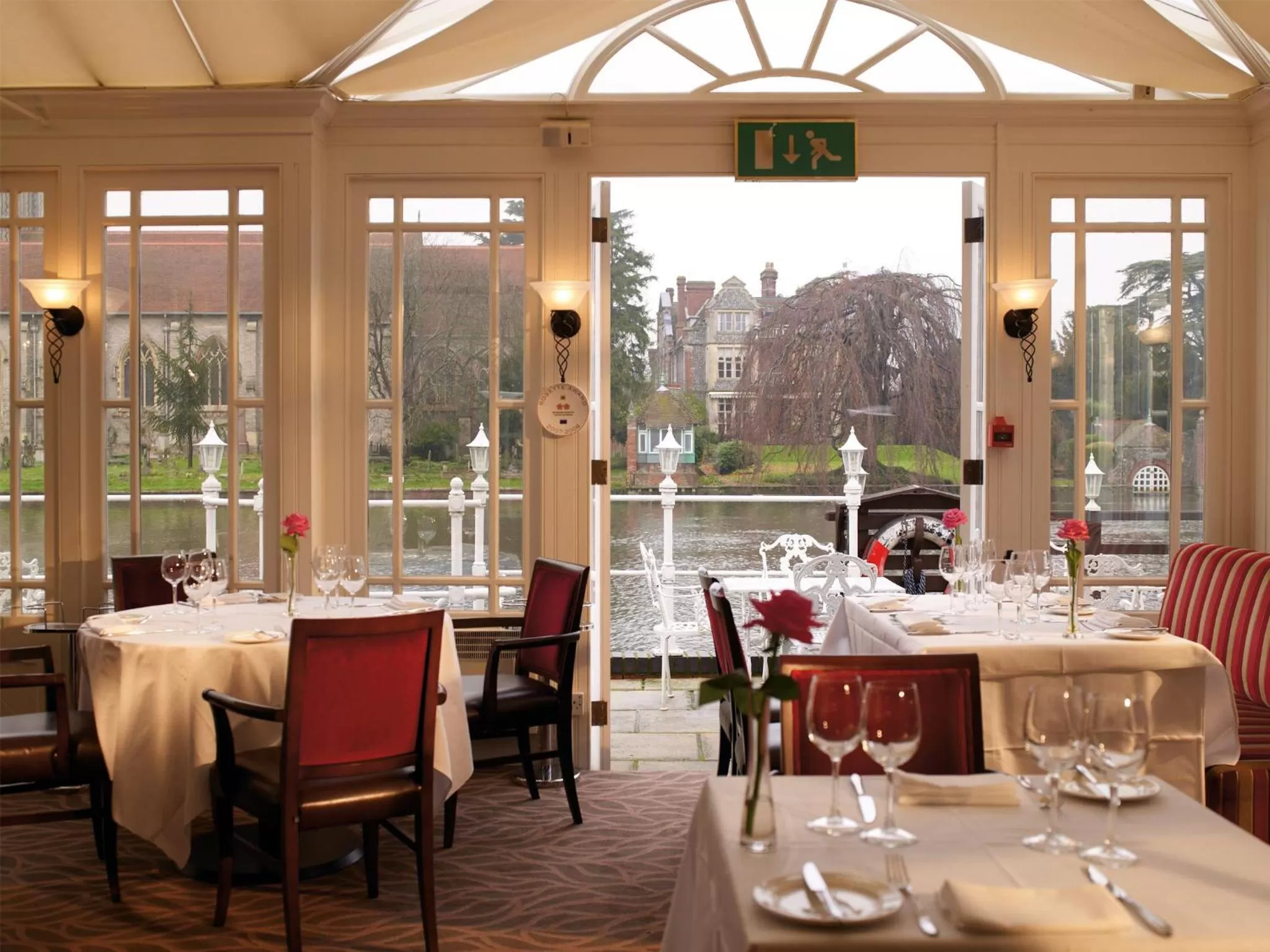 Restaurant/places to eat in Macdonald Compleat Angler