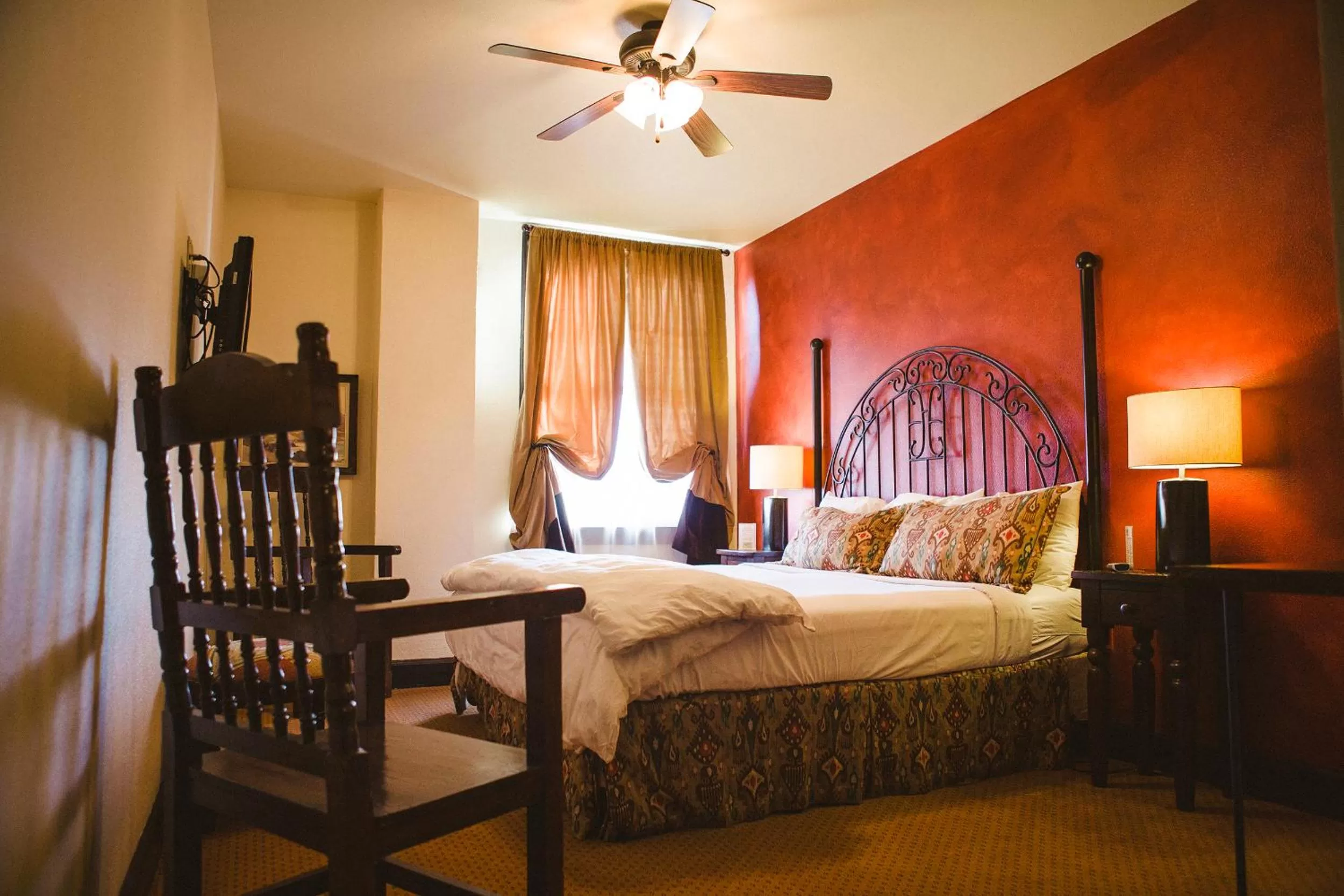 Bedroom, Bed in The Holland Hotel