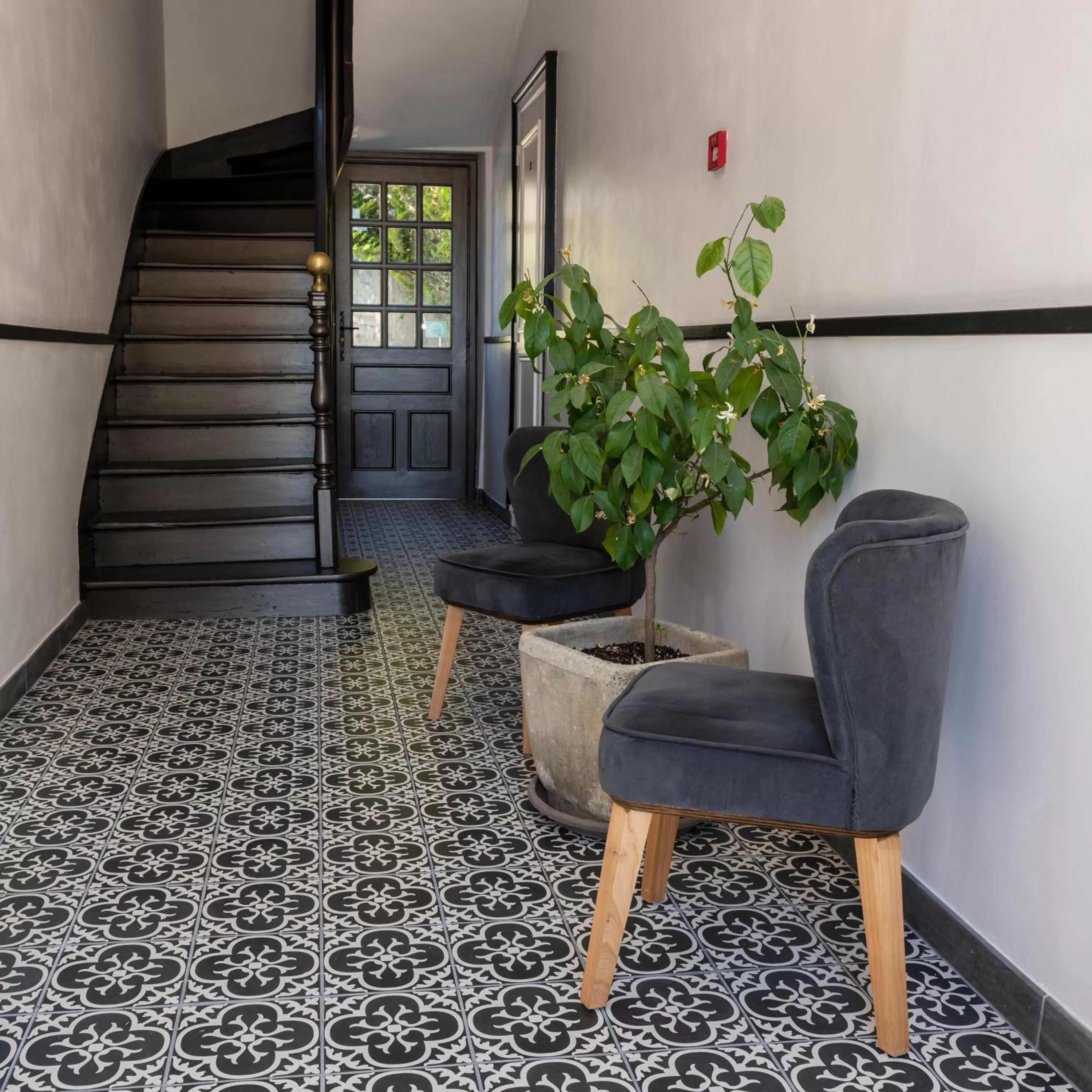 Facade/entrance in Logis Hôtels Restaurant La Mère Hamard