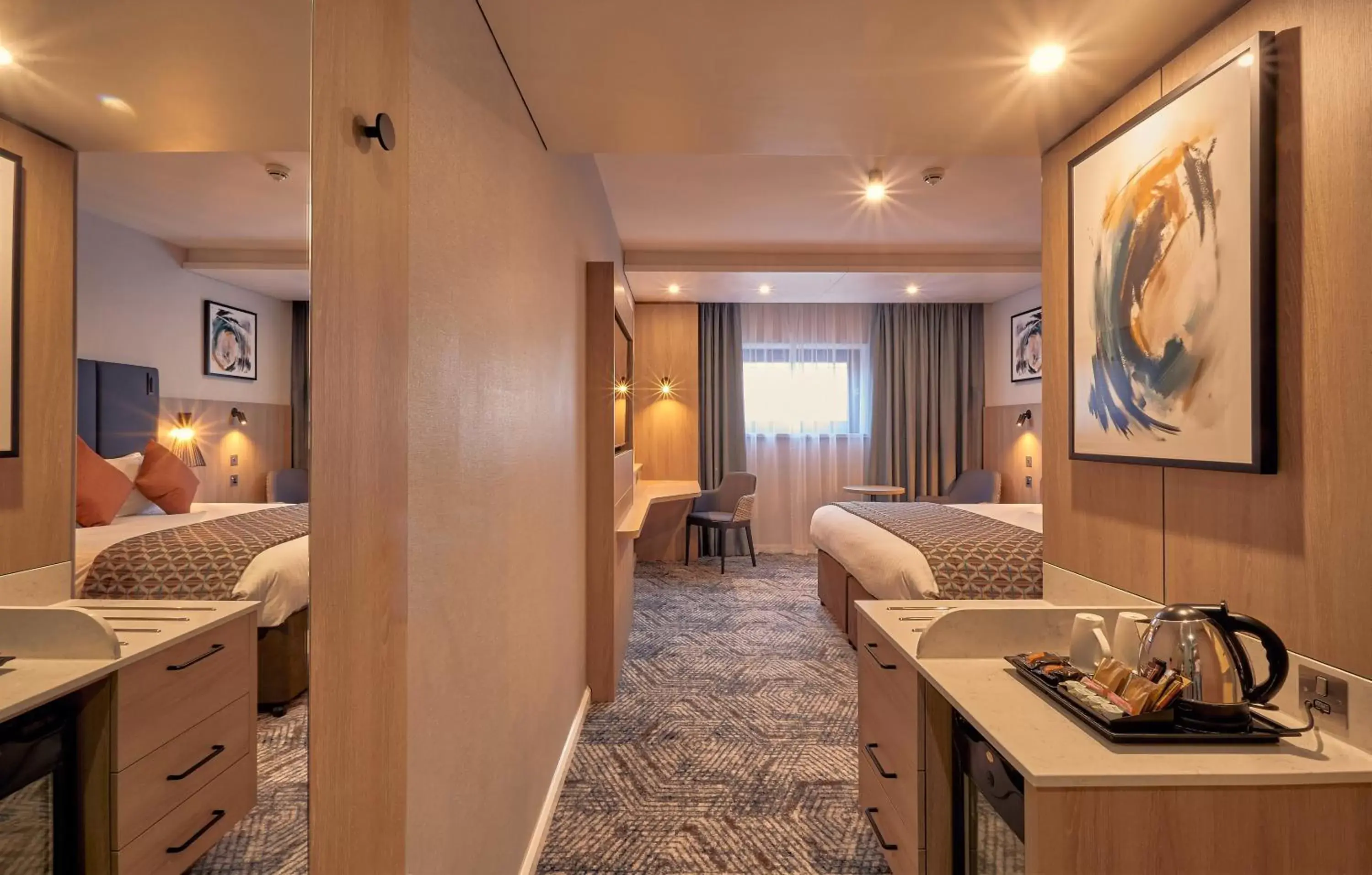 Standard Twin Room - Disability Access in Crowne Plaza Reading Standard Twin Room - Disability Access in Crowne Plaza Reading