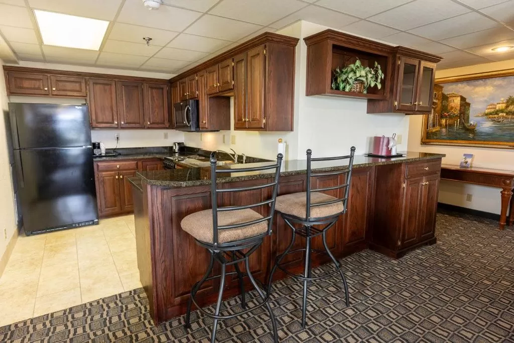 Kitchen or kitchenette in Savannah House Hotel