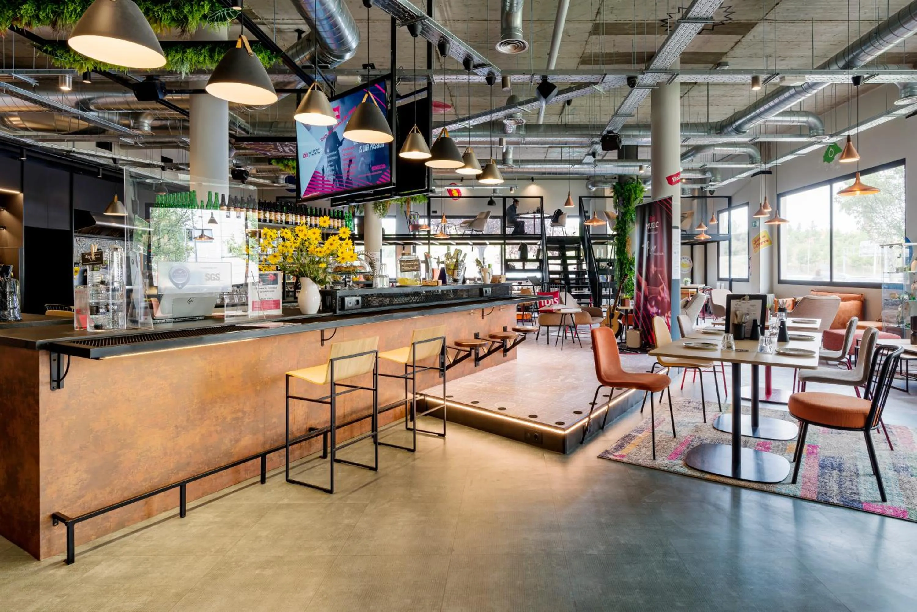 Lounge or bar in Ibis Madrid Getafe