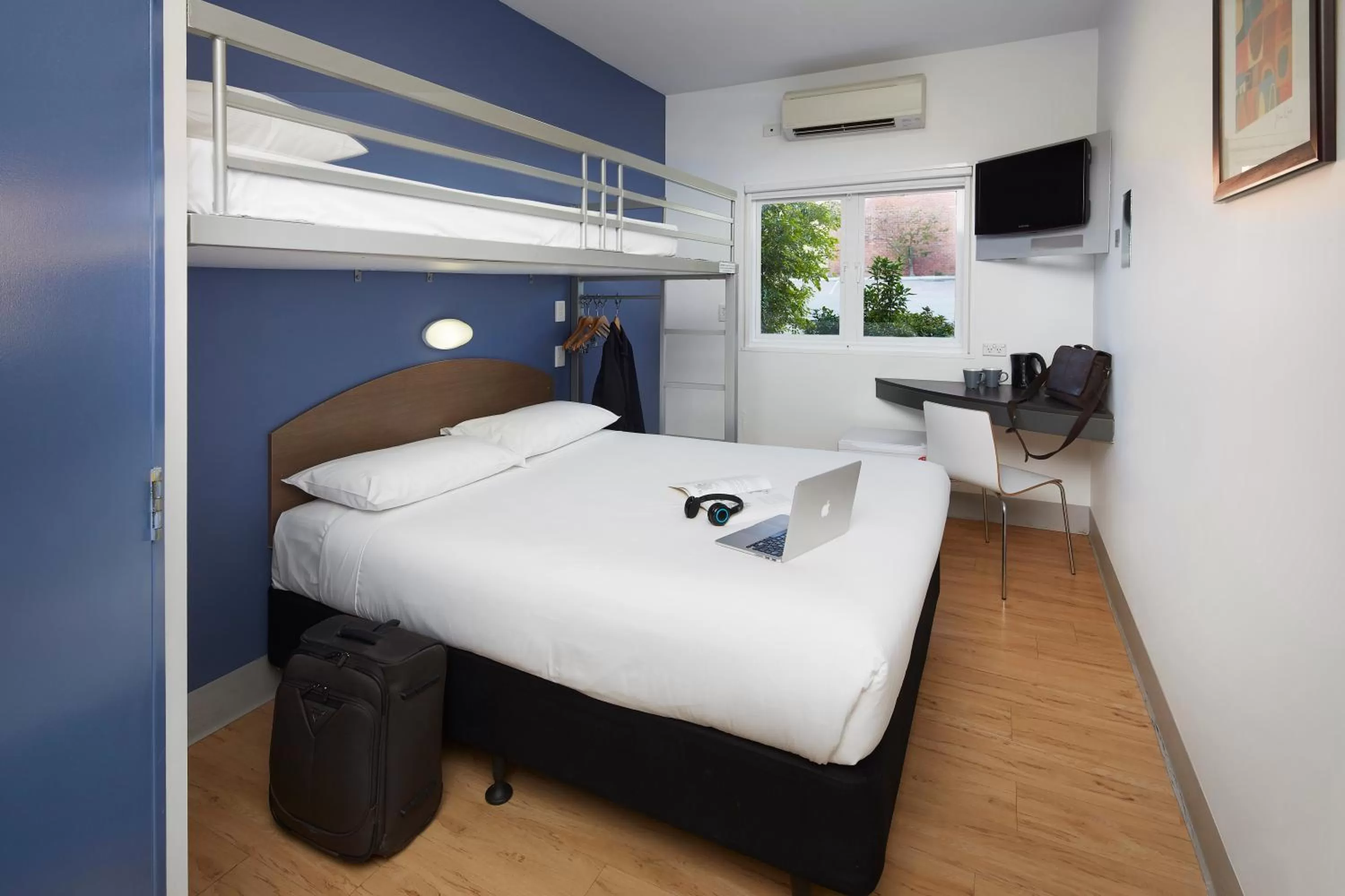 bunk bed, Bed in ibis Budget Perth Airport