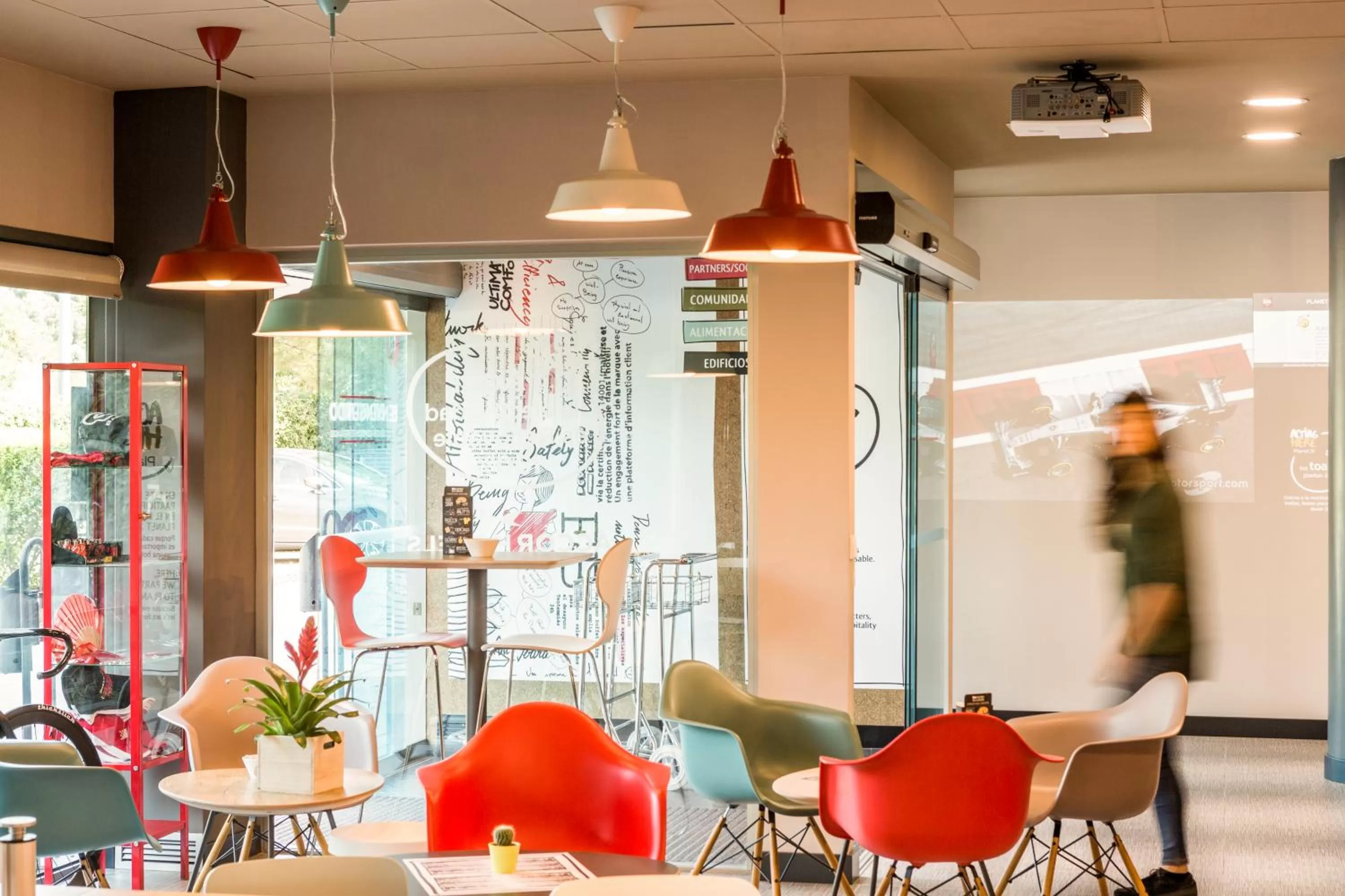 Restaurant/places to eat in Ibis Montmelo Granollers