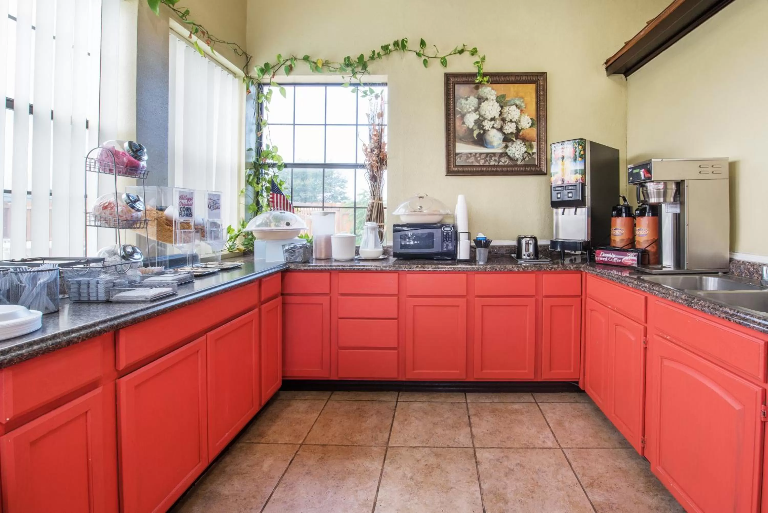 Coffee/tea facilities in Howard Johnson by Wyndham San Marcos