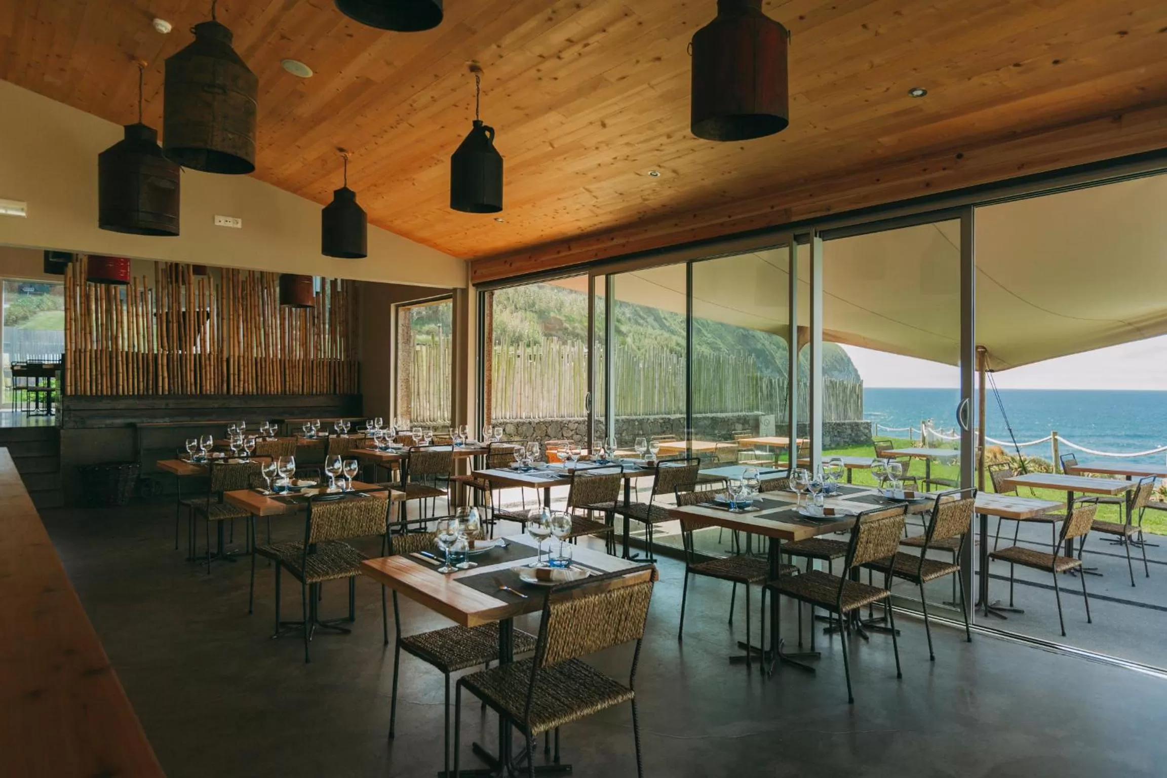 Restaurant/places to eat in Santa Barbara Eco-Beach Resort