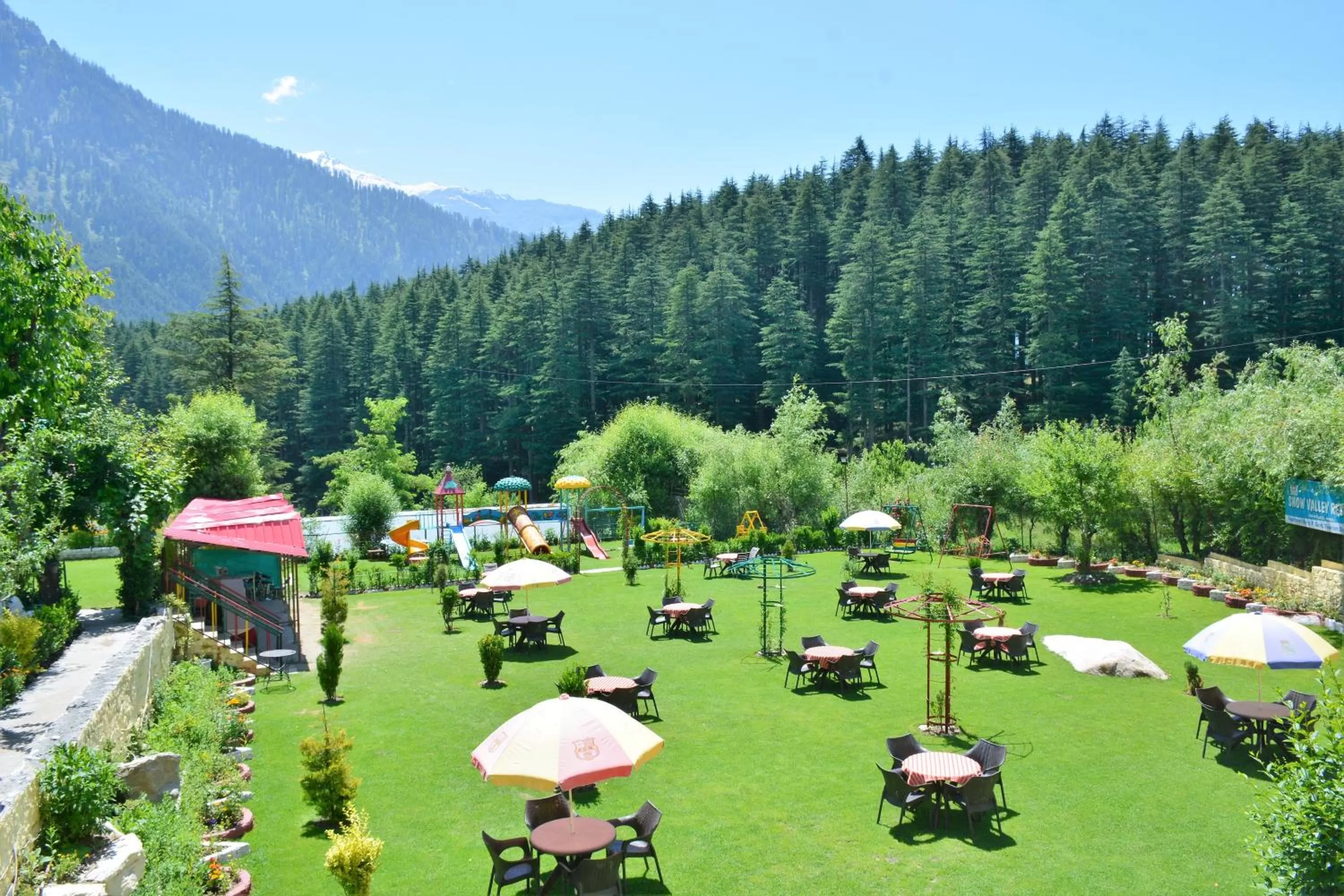 Garden in Snow Valley Resorts & Spa Manali