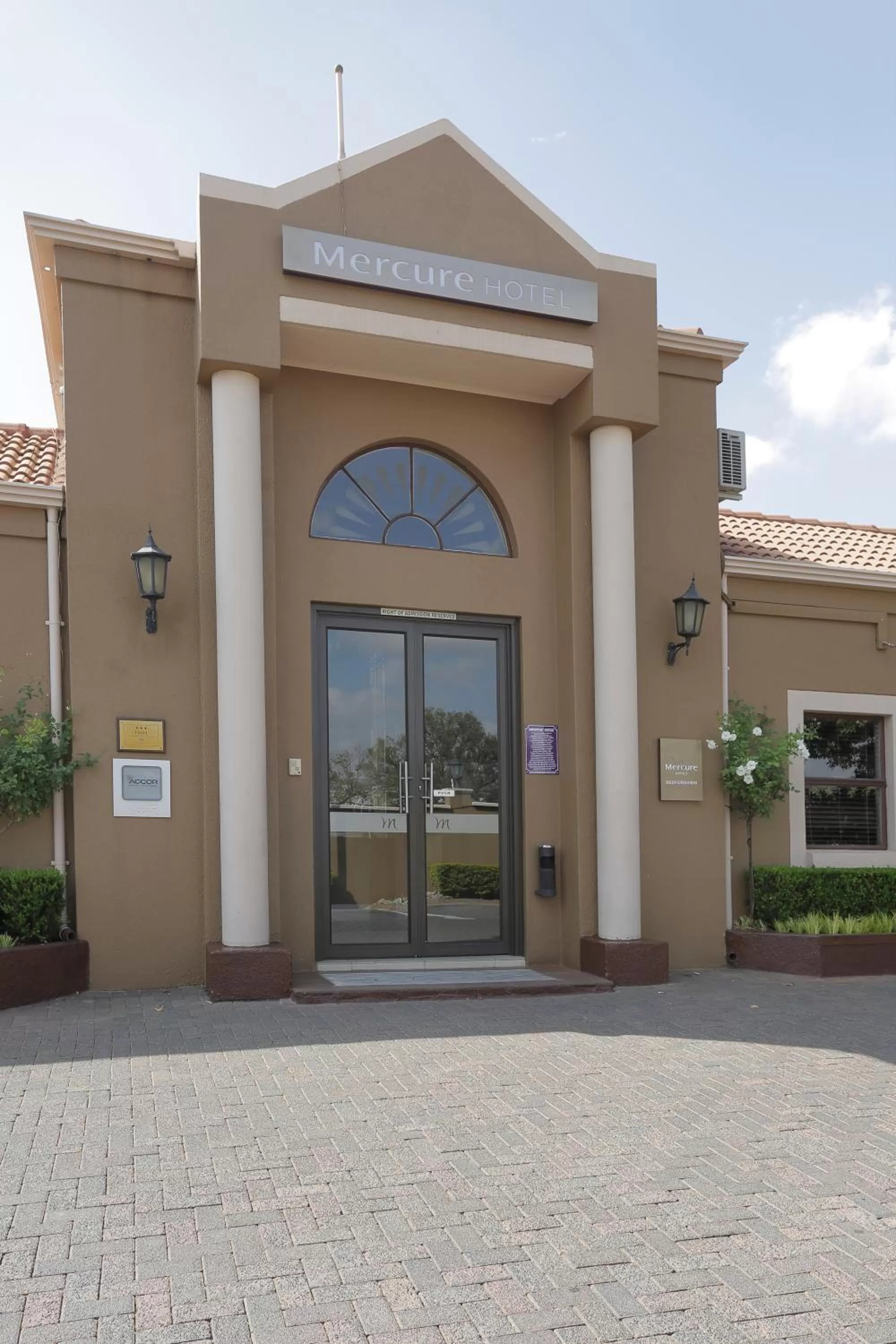 Facade/entrance in Mercure Hotel Bedfordview