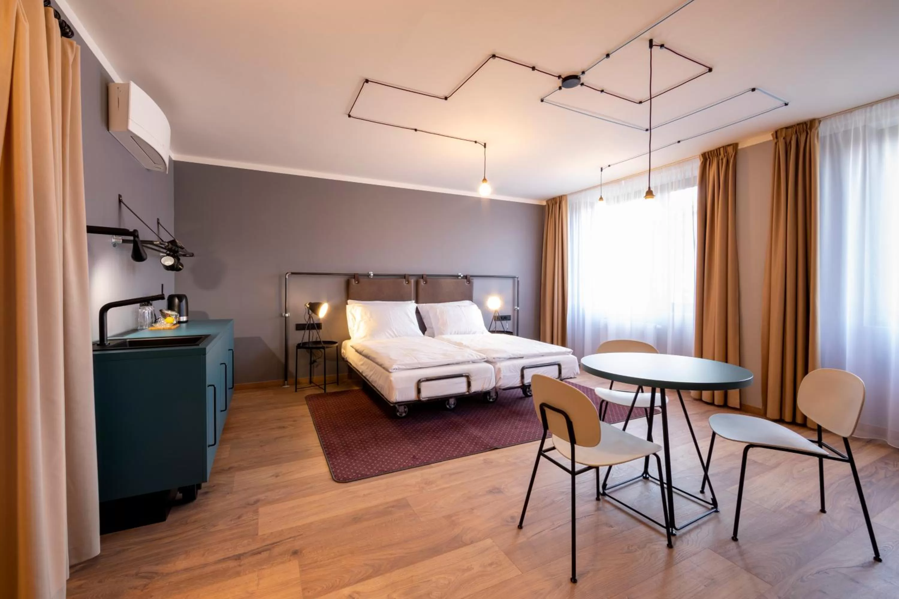 Photo of the whole room, Bed in Miss Sophie's Downtown