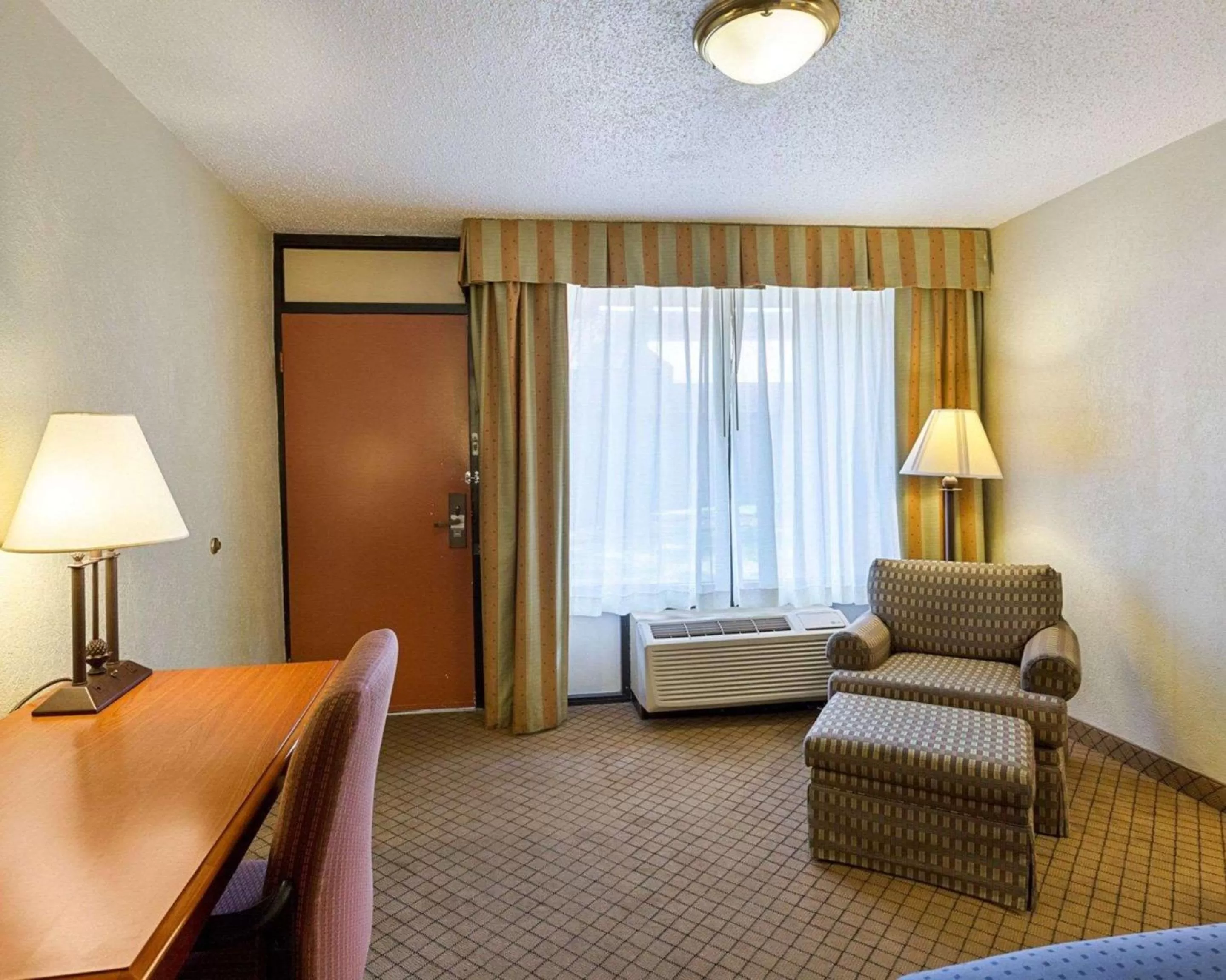 Photo of the whole room in GreenTree Hotel & Extended Stay I-10 FWY Houston, Channelview, Baytown