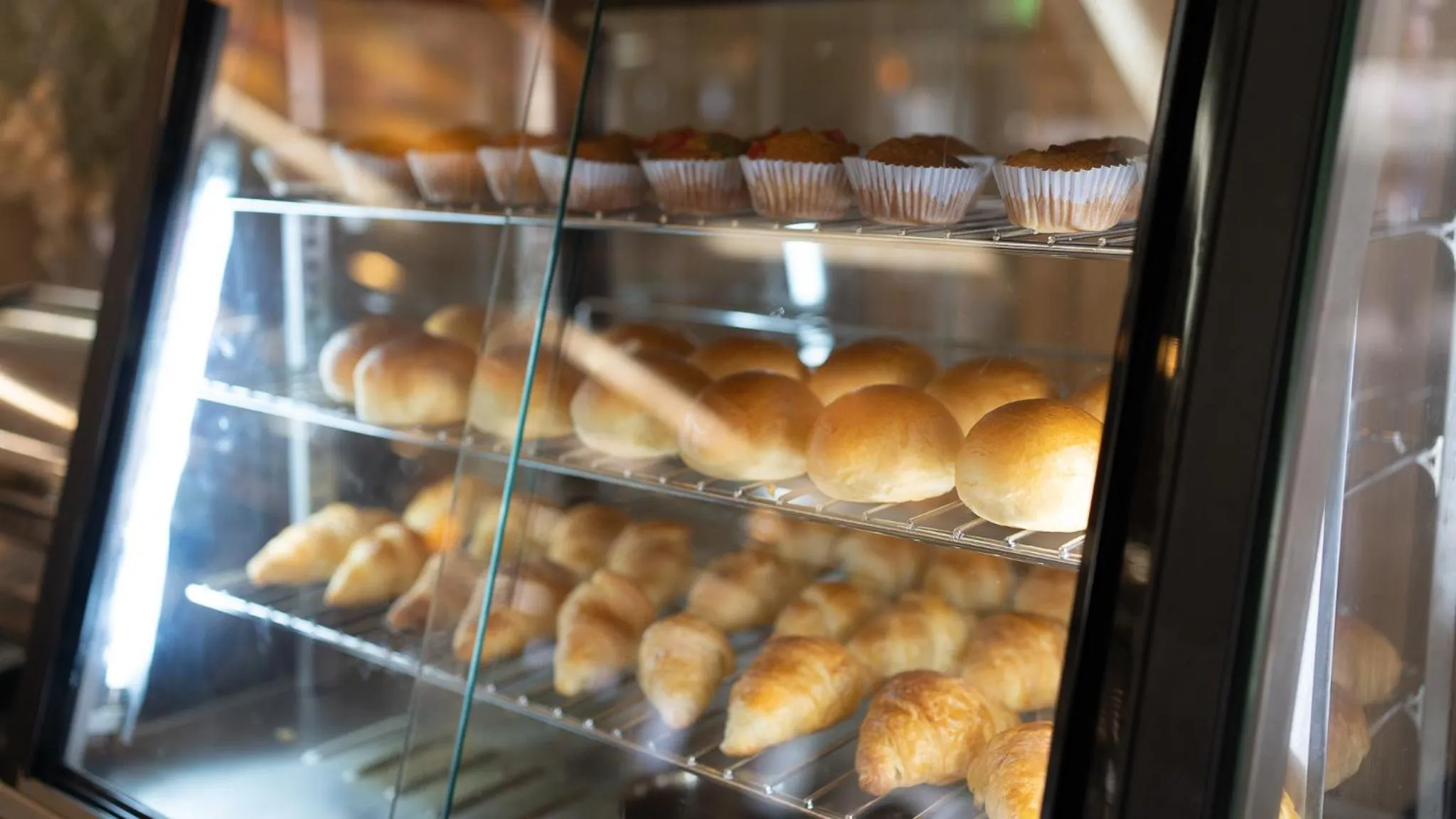 Food and drinks in Khum Phucome Hotel -SHA Extra Plus