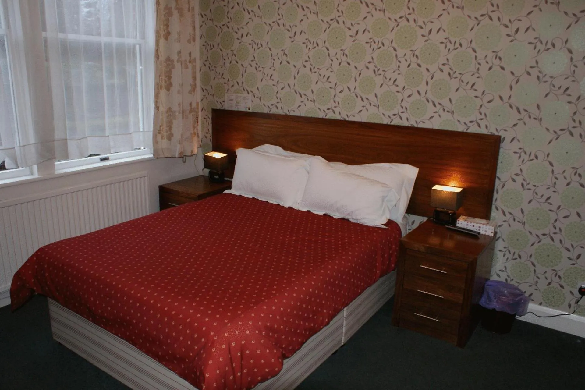 Bed in Kirkdale Hotel
