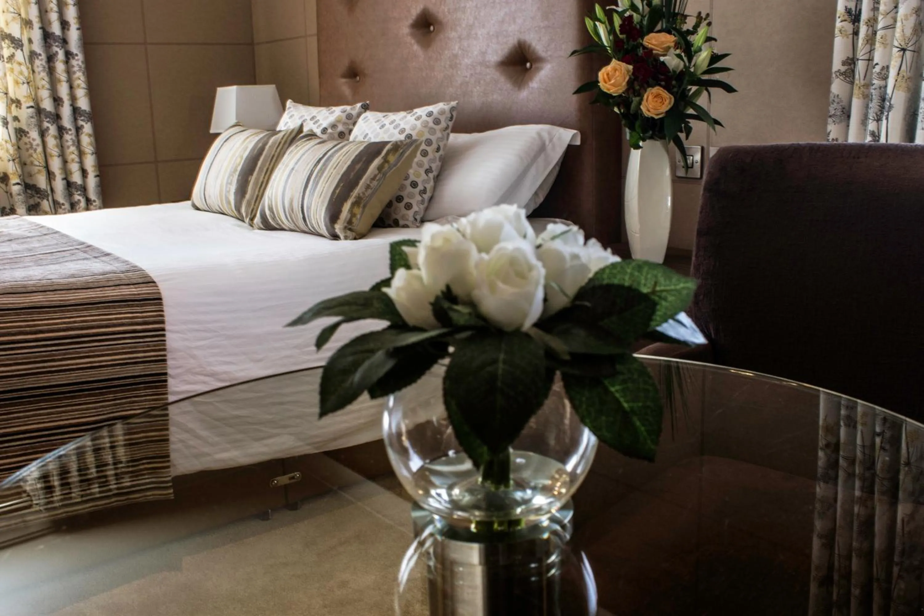 Bedroom, Bed in The Lodge Hotel