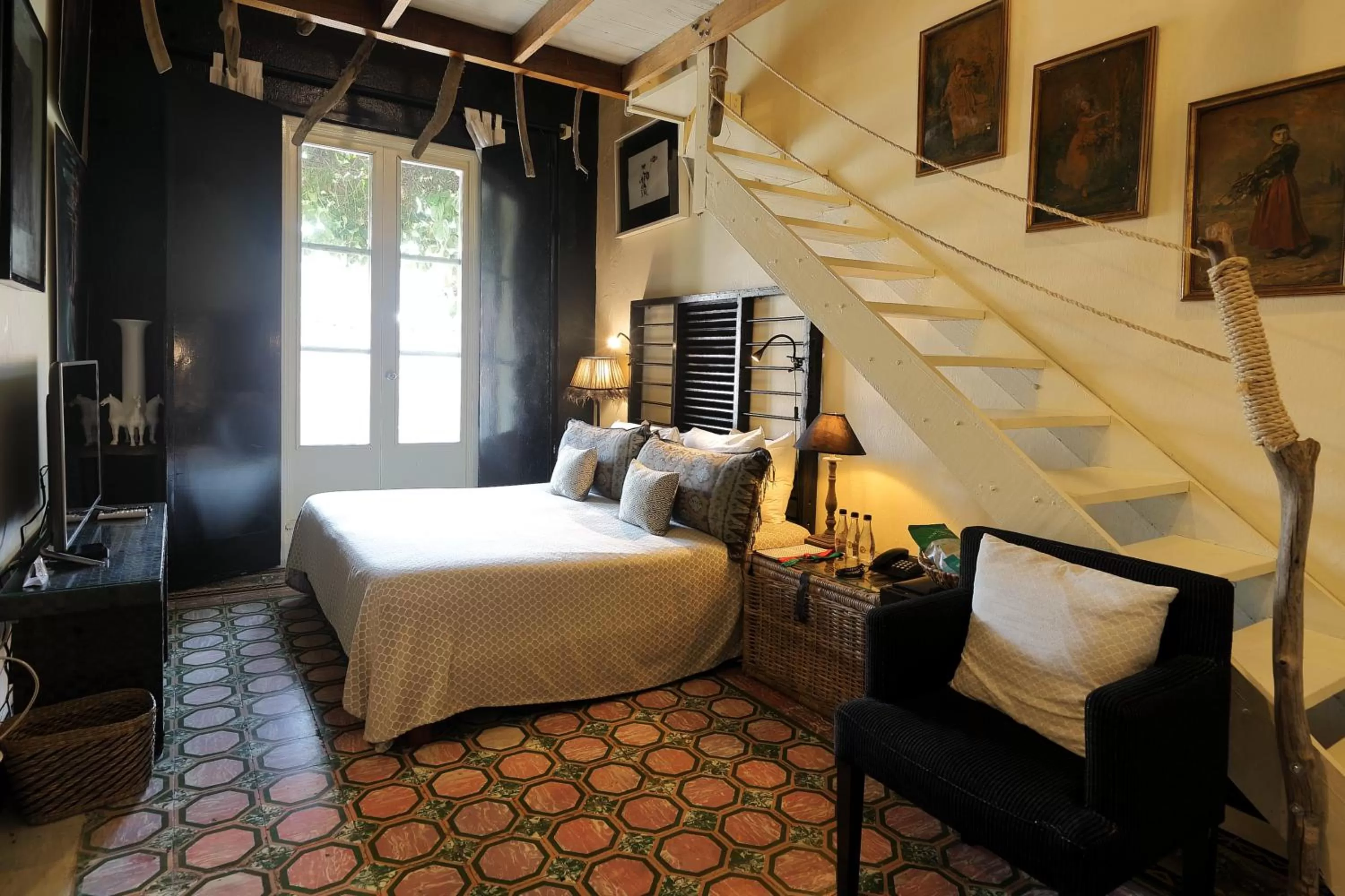 On site, Bed in Hotel Casa Lola Deluxe Gallery