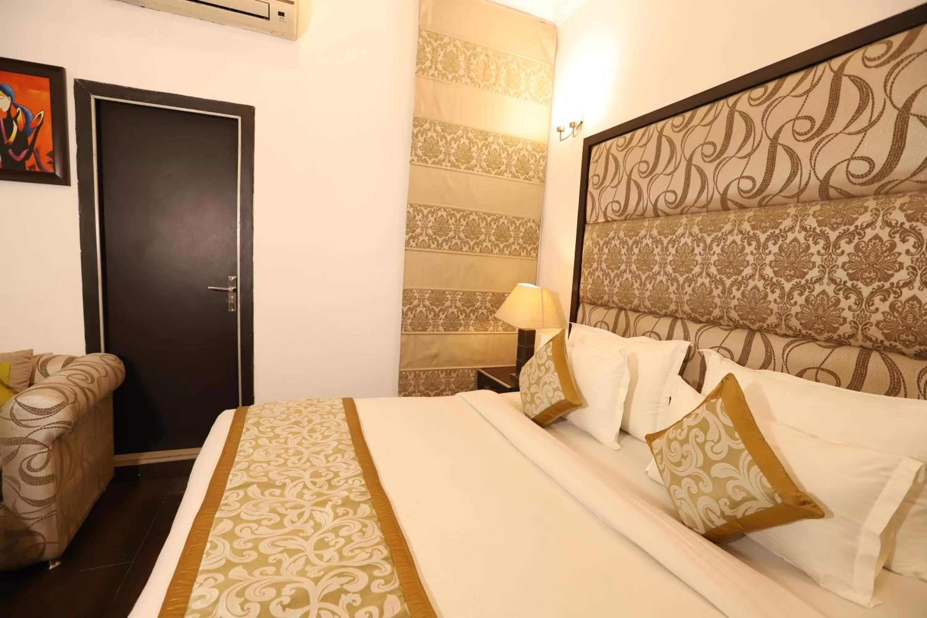 Bed in Hotel Capitol Hills - Greater Kailash Delhi