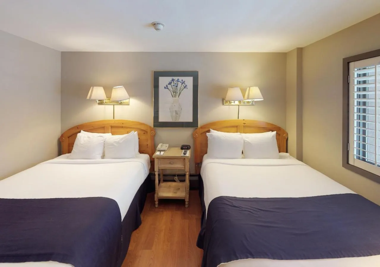 Bedroom, Bed in Manor Vail Lodge