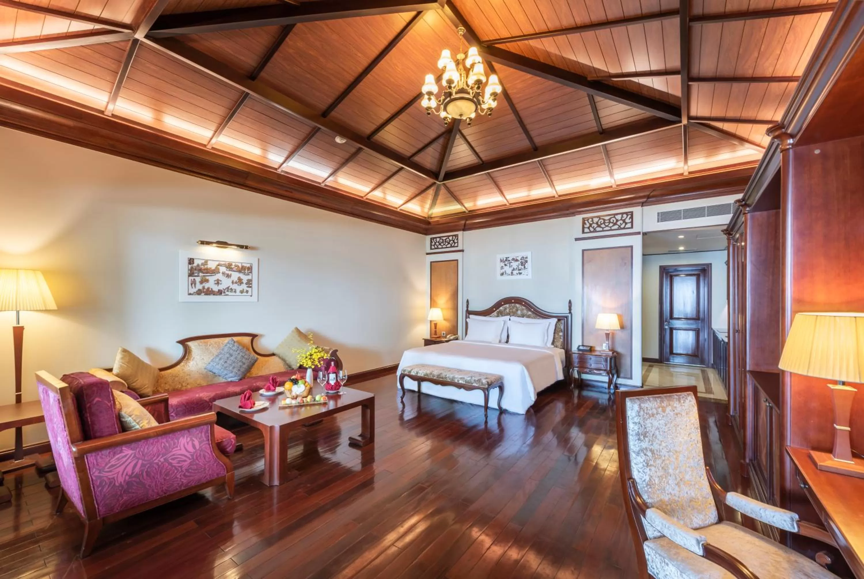 Photo of the whole room, Bed in Vinpearl Luxury Nha Trang