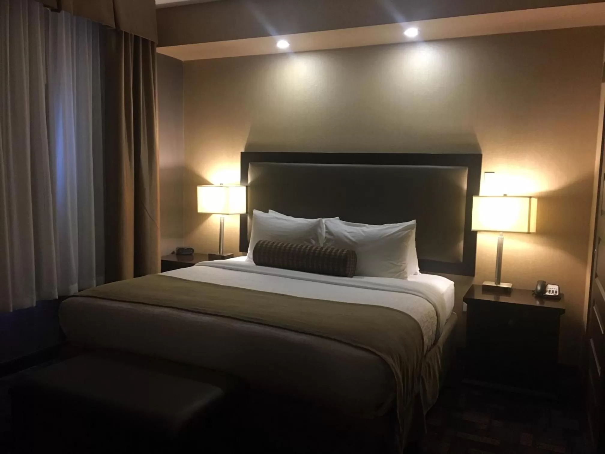 Bedroom, Bed in Best Western PLUS Fox Creek