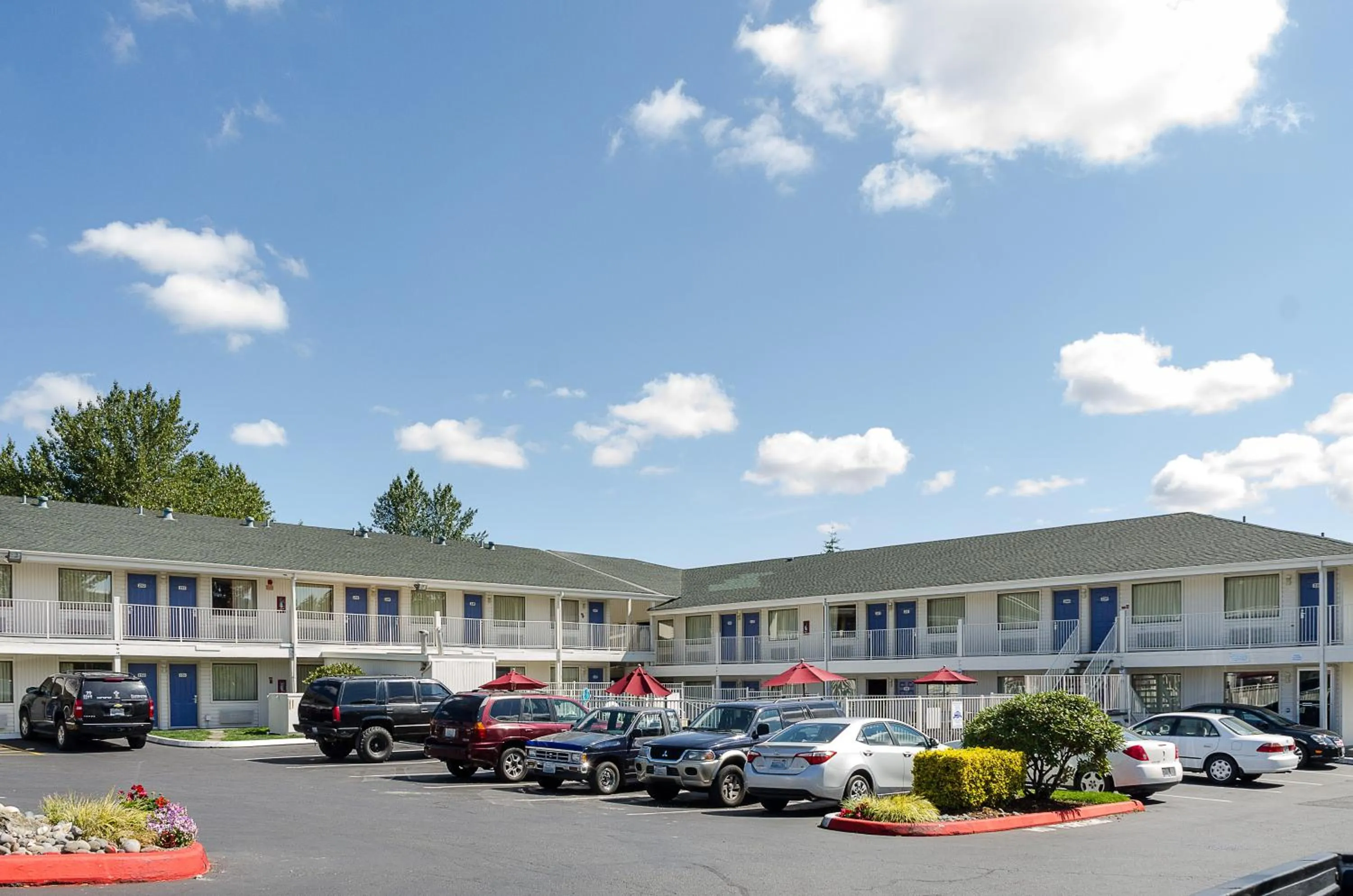 Facade/entrance in Motel 6-Tacoma, WA - South