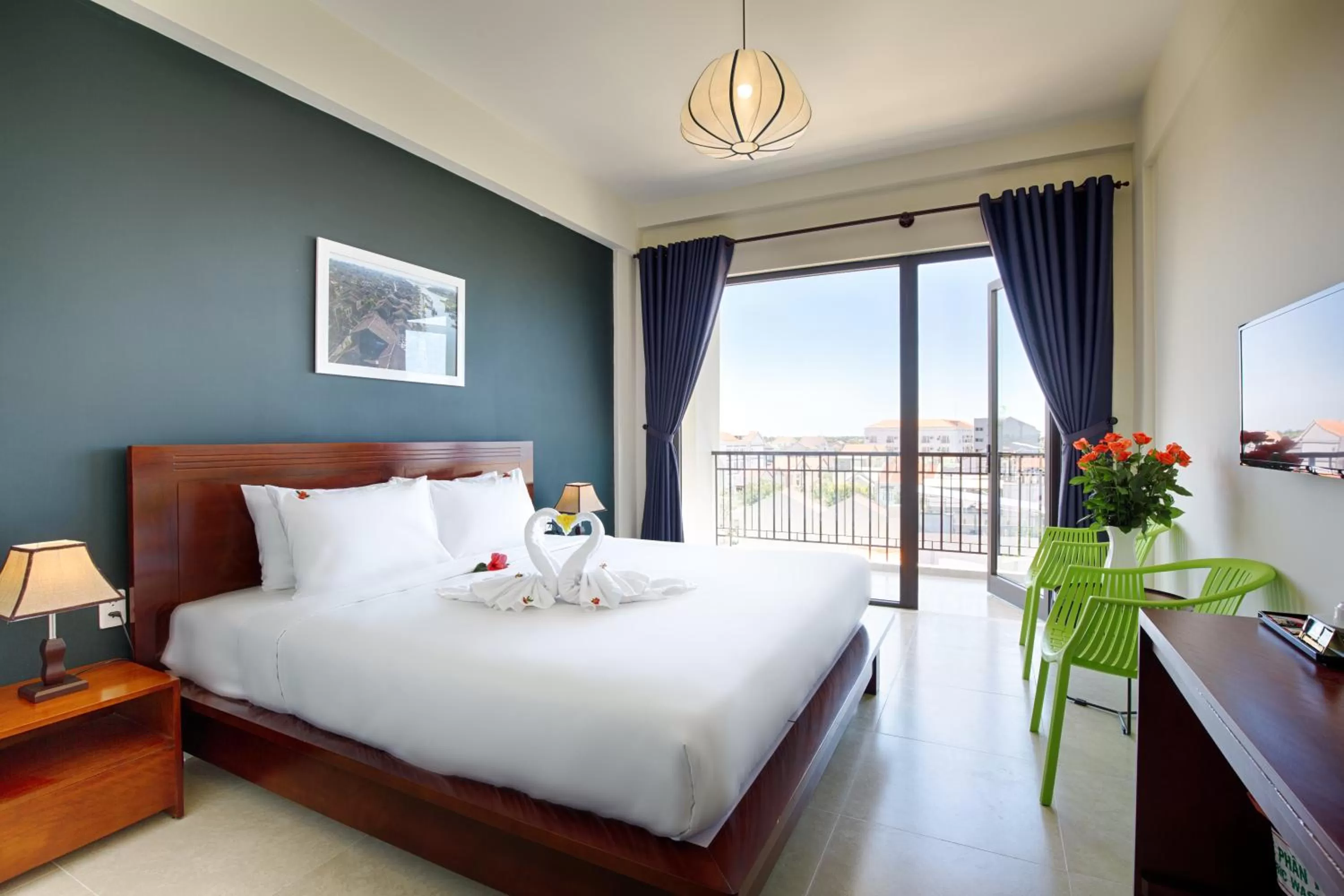 Photo of the whole room, Bed in Hoi An Green Apple Hotel