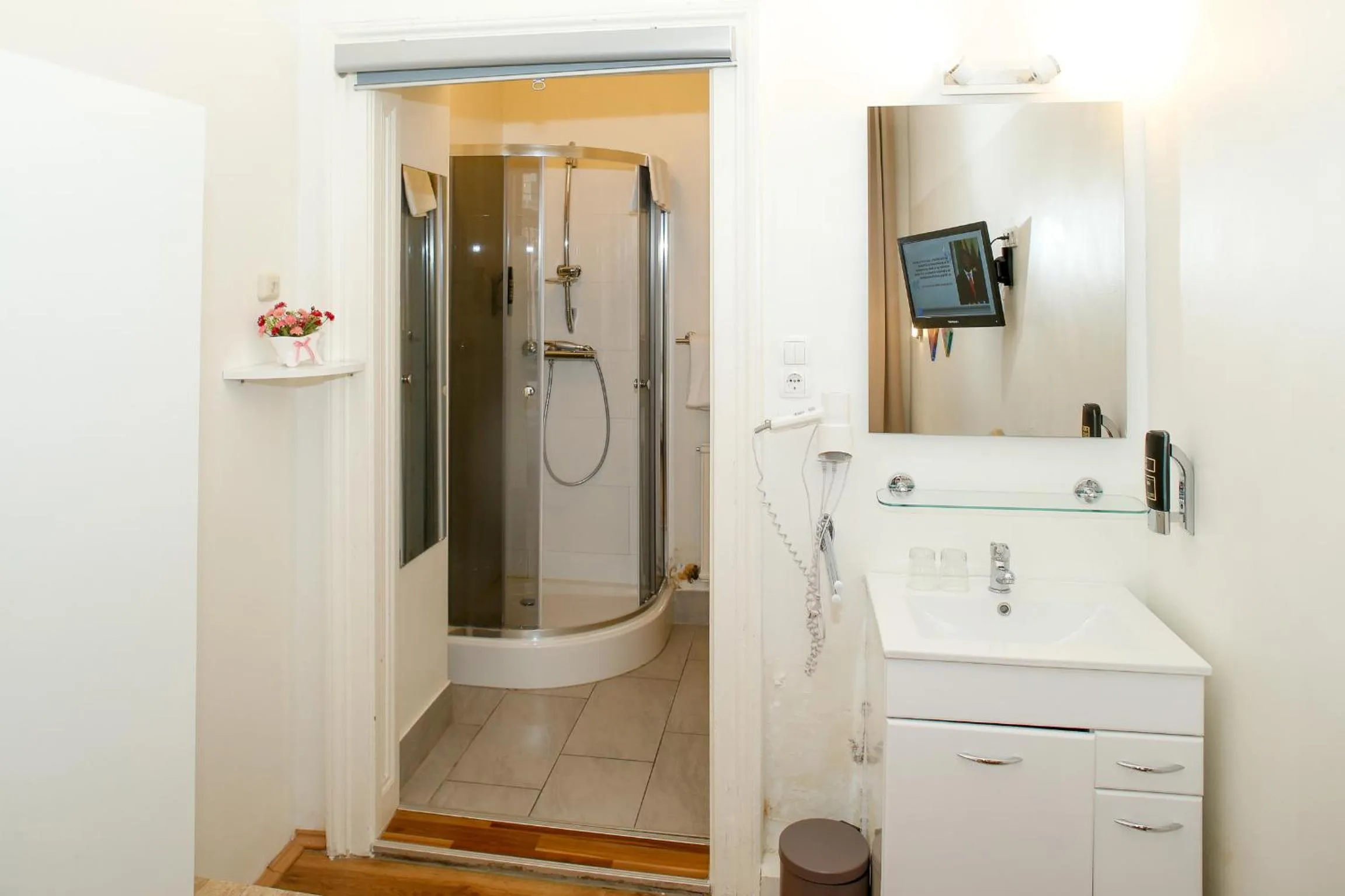 Timeout City Hotel, 5 min to city center, Self Check In