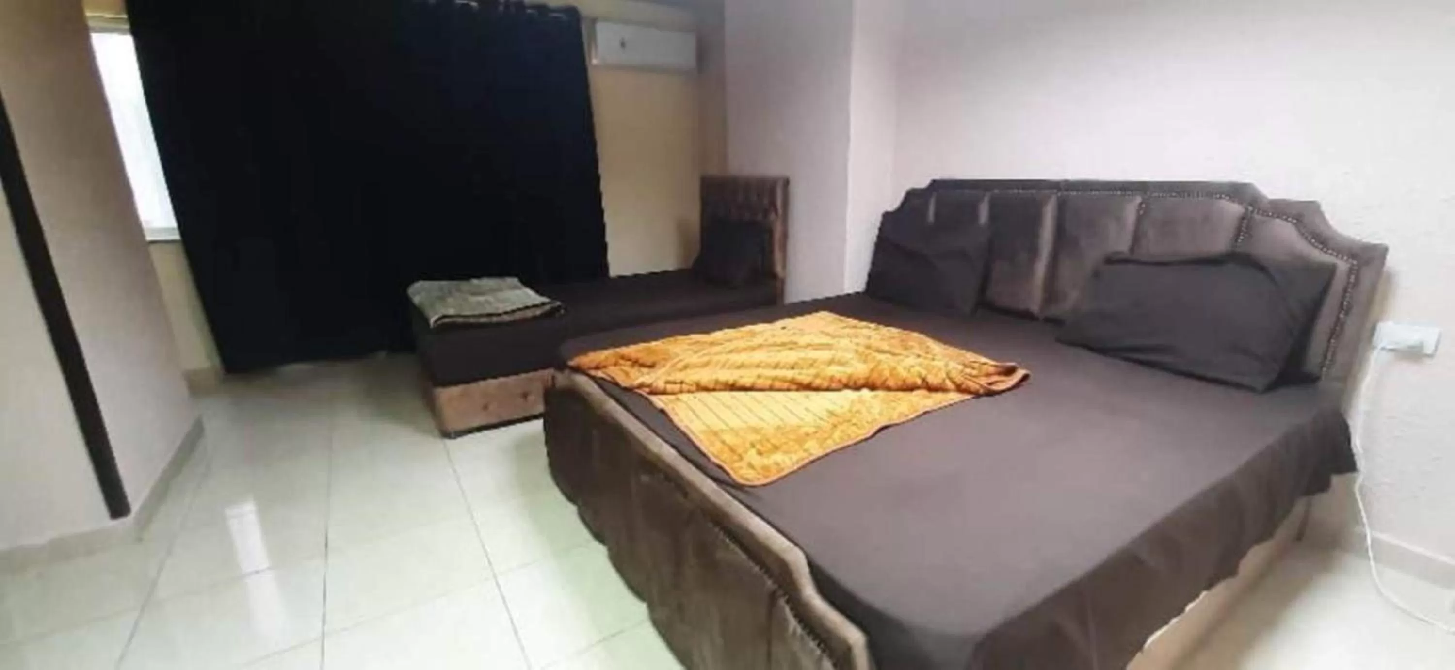 Bed in Blue Eyes Hotel