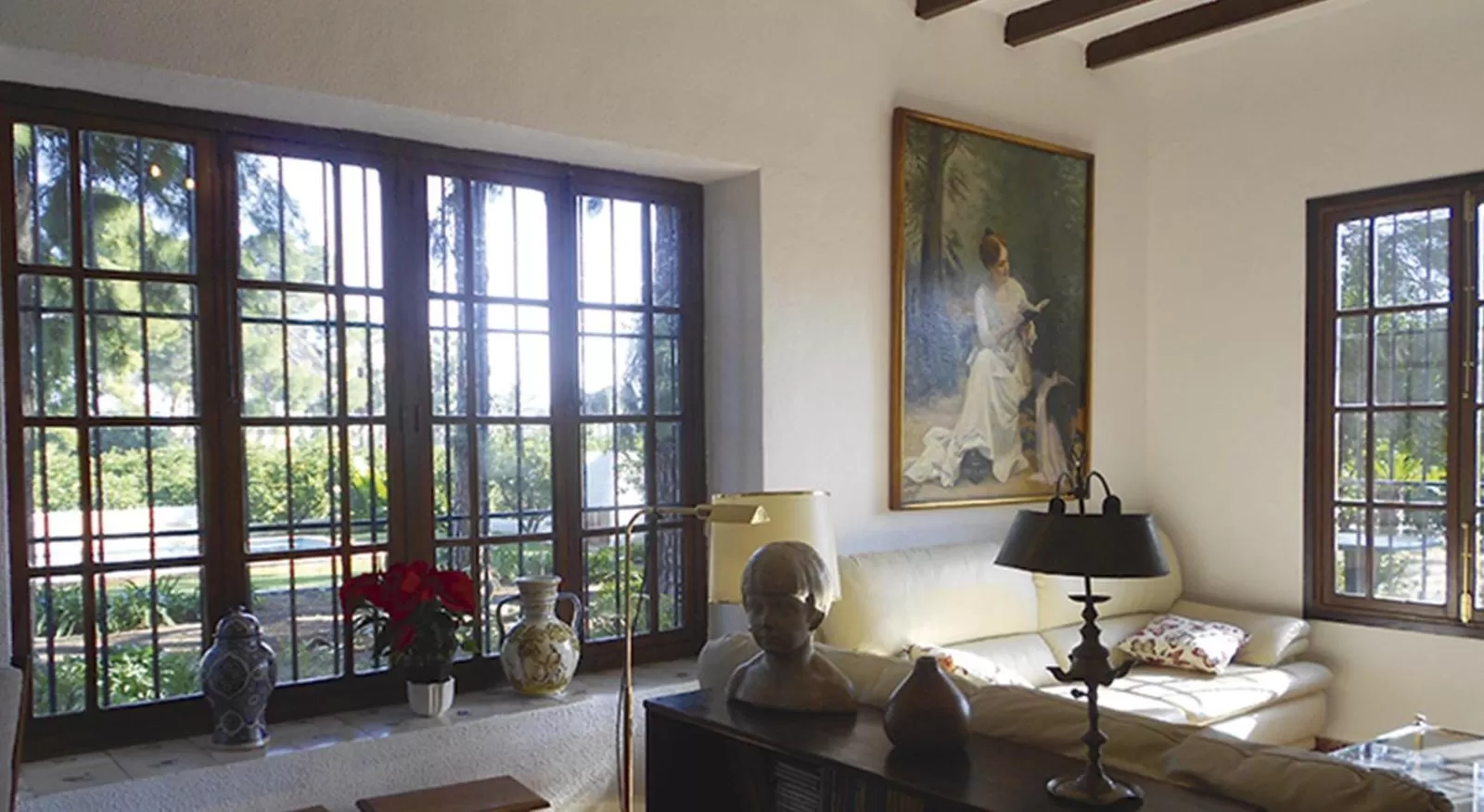 Communal lounge/ TV room in El Sequer Casa Rural