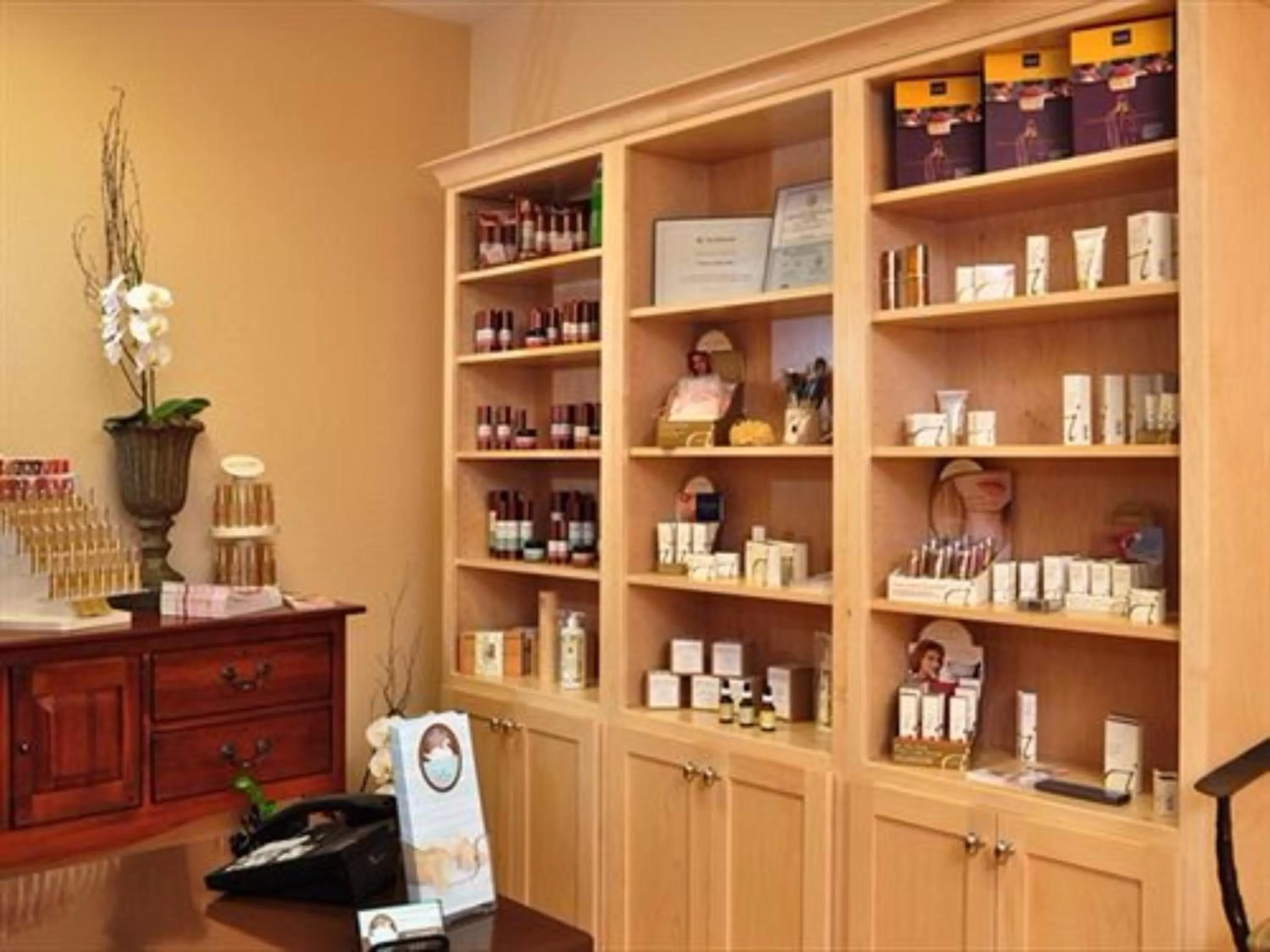 Spa and wellness centre/facilities in Bob Timberlake Inn at Chetola Resort