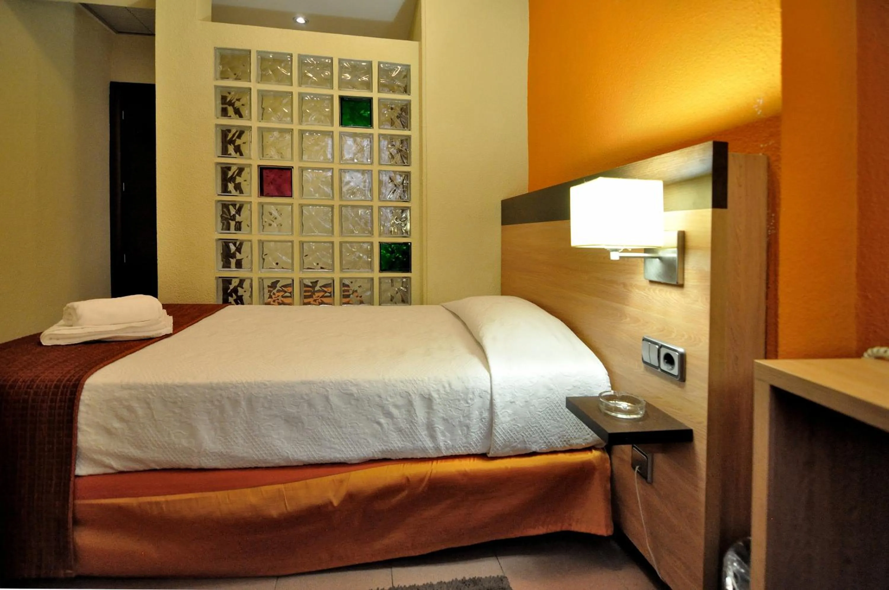 Bed in Hostal Ballesta