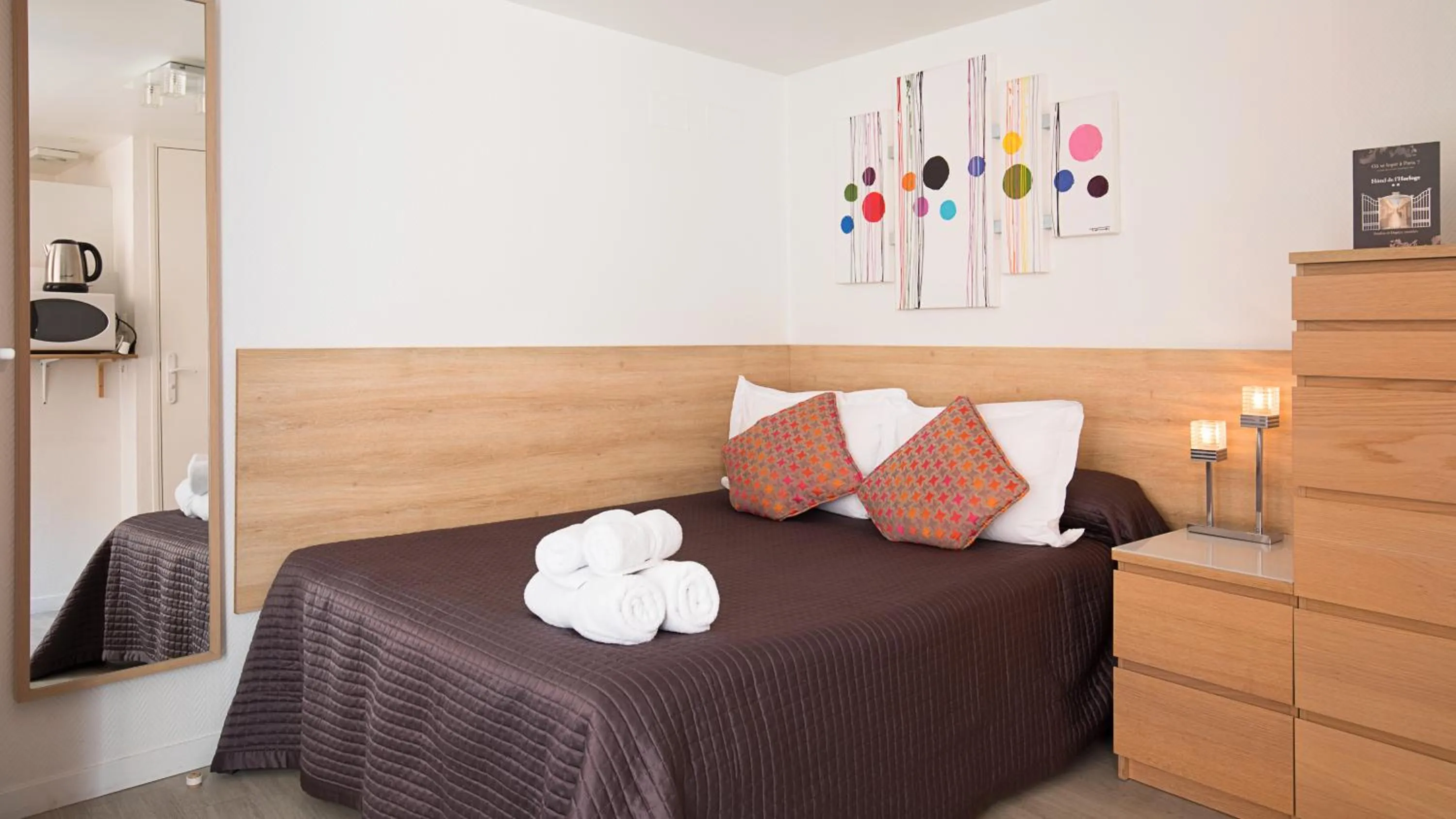 Photo of the whole room, Bed in Hotel De L'Horloge