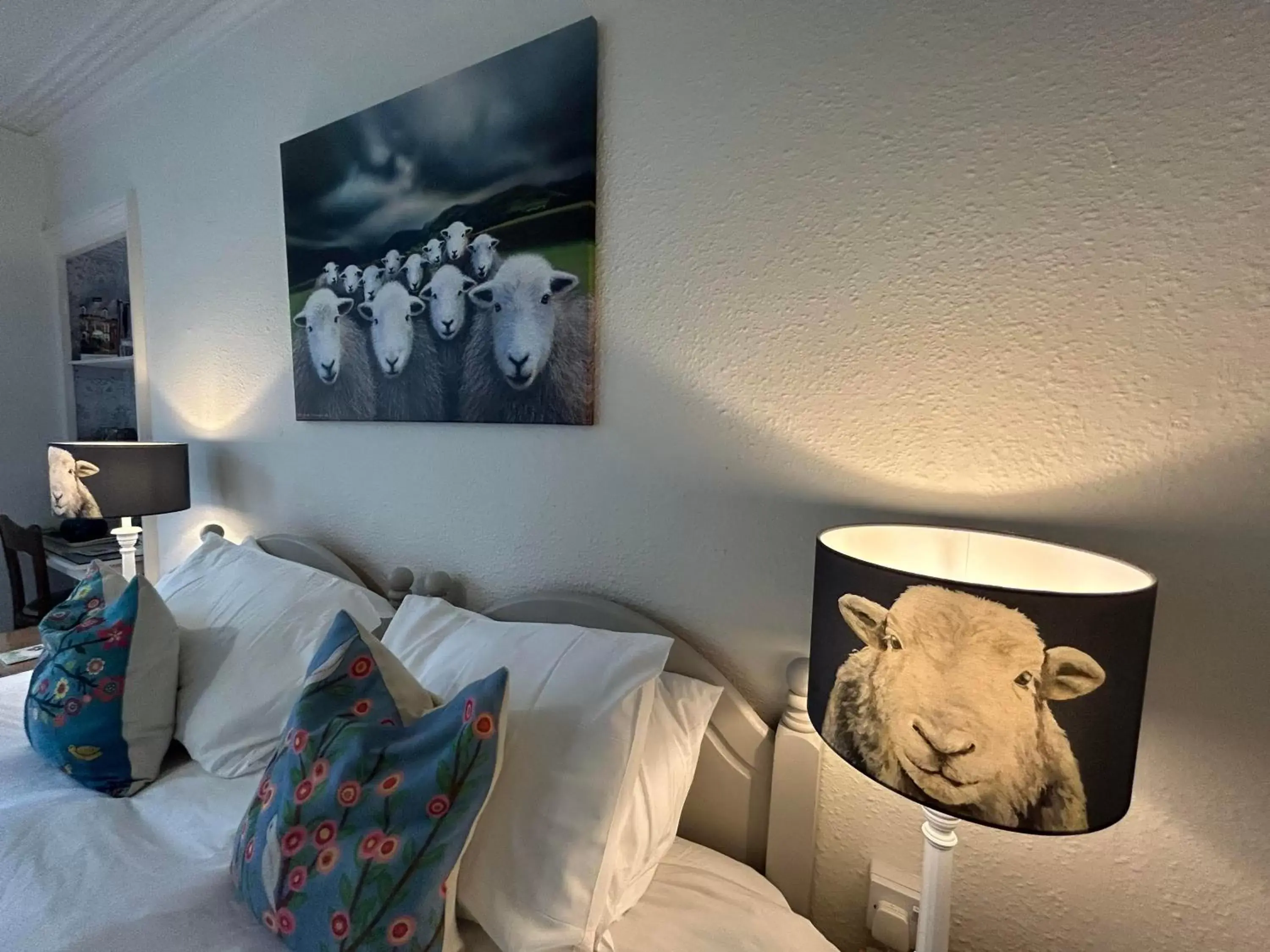 Superior Double or Twin Room with Mountain View in Archway Guest House Superior Double or Twin Room with Mountain View in Archway Guest House