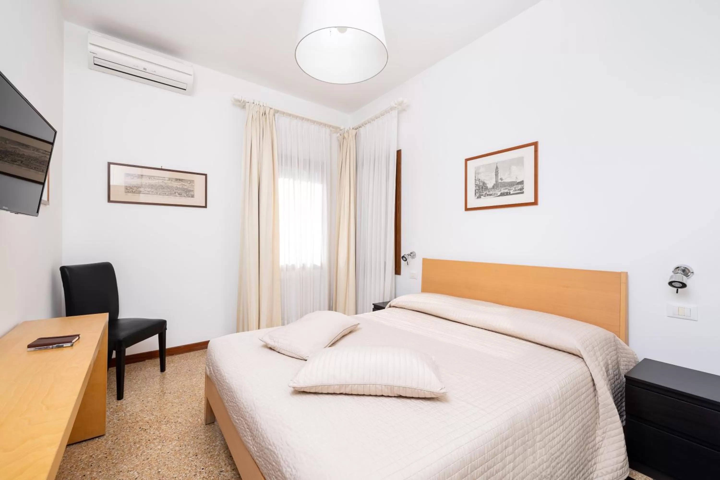 Bedroom, Bed in Residence Ca' Foscolo