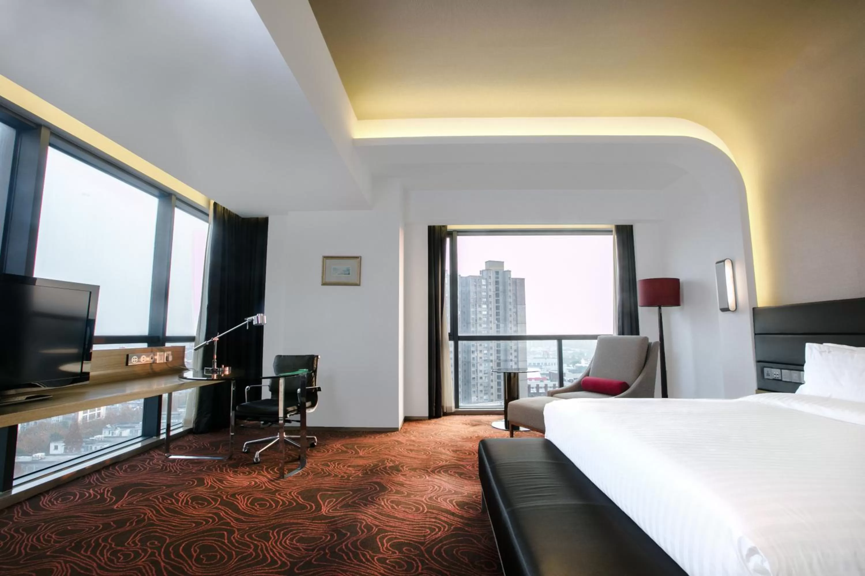 Photo of the whole room, Bed in Holiday Inn Shanghai Songjiang by IHG - Miaoqian Street