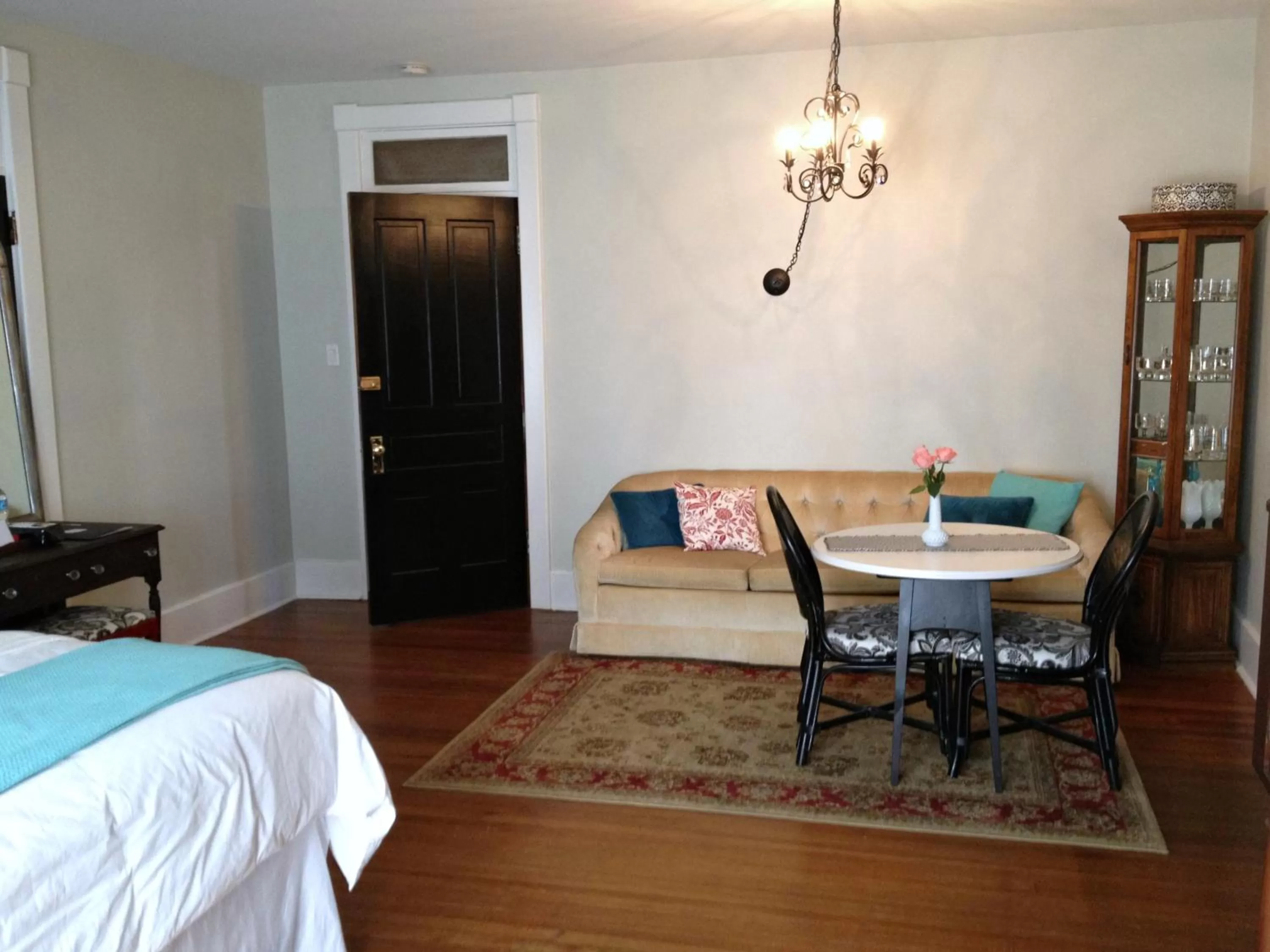 Bed in The Inn at Ragged Edge