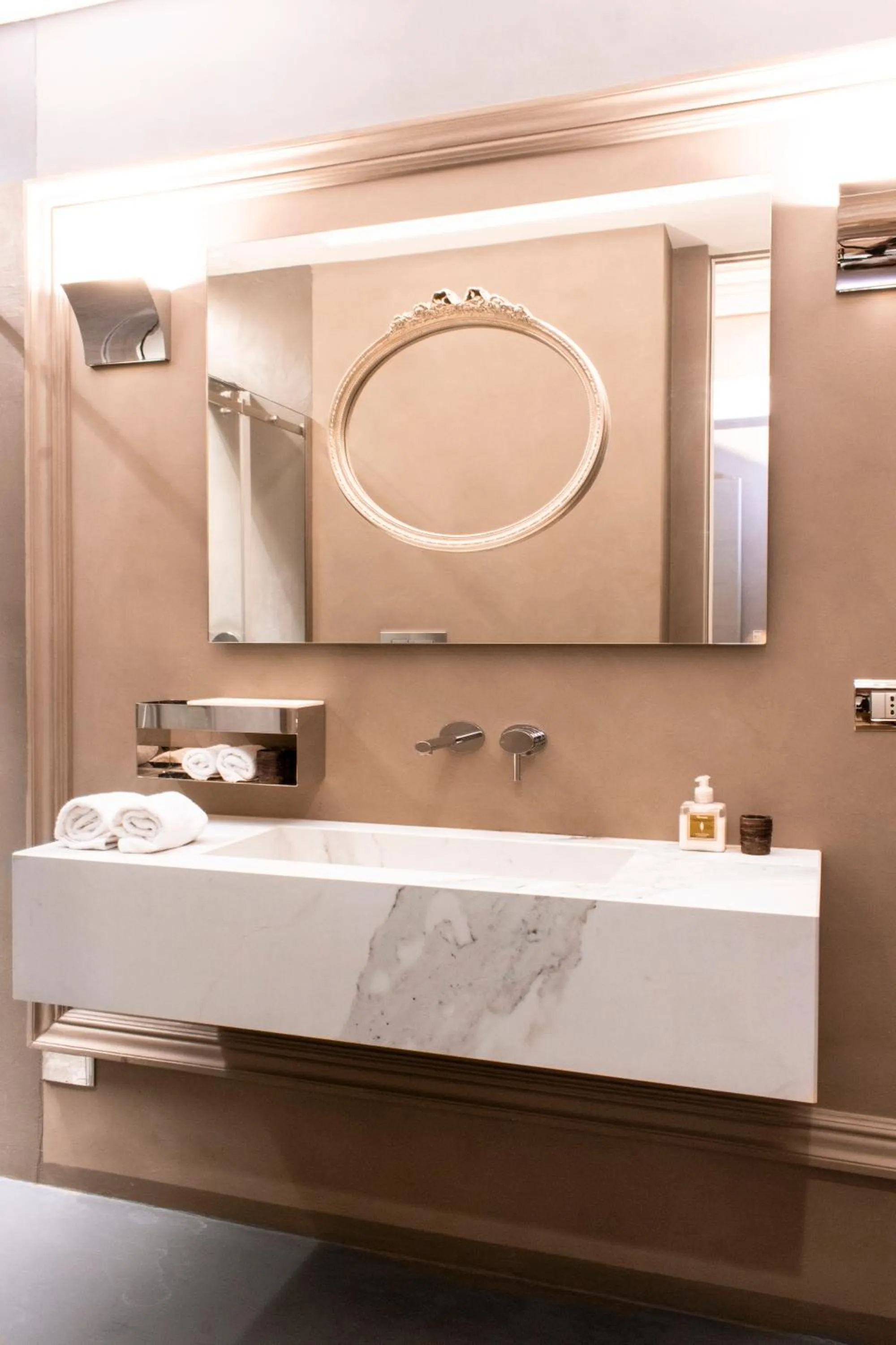Bathroom in Le Quattro Dame Luxury Suites