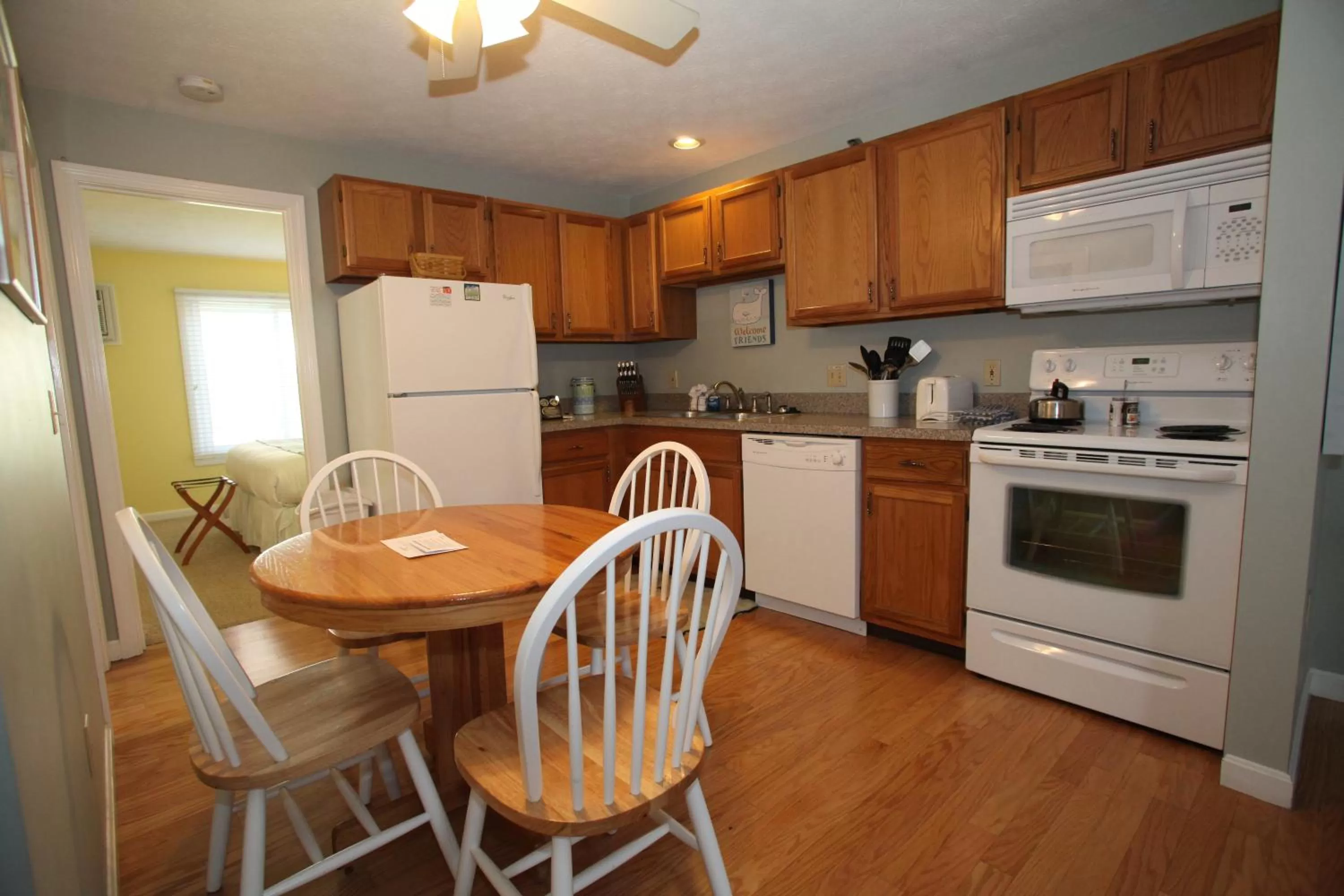 Kitchen or kitchenette in Elmwood Resort Hotel