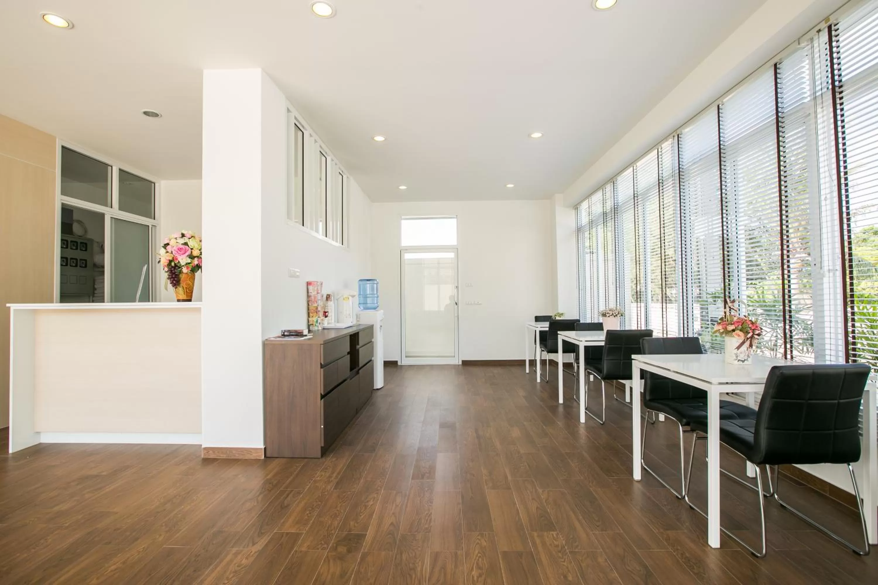 Communal lounge/ TV room in J-House Phetchaburi